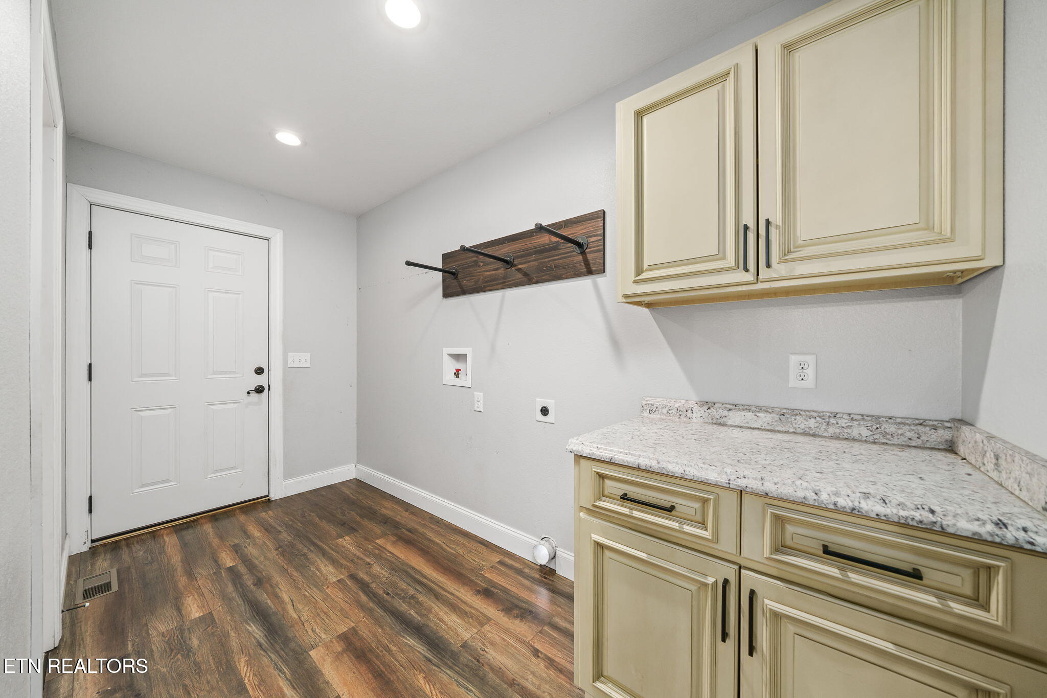 1112 Gray Eagle Drive Crossville TN 38572