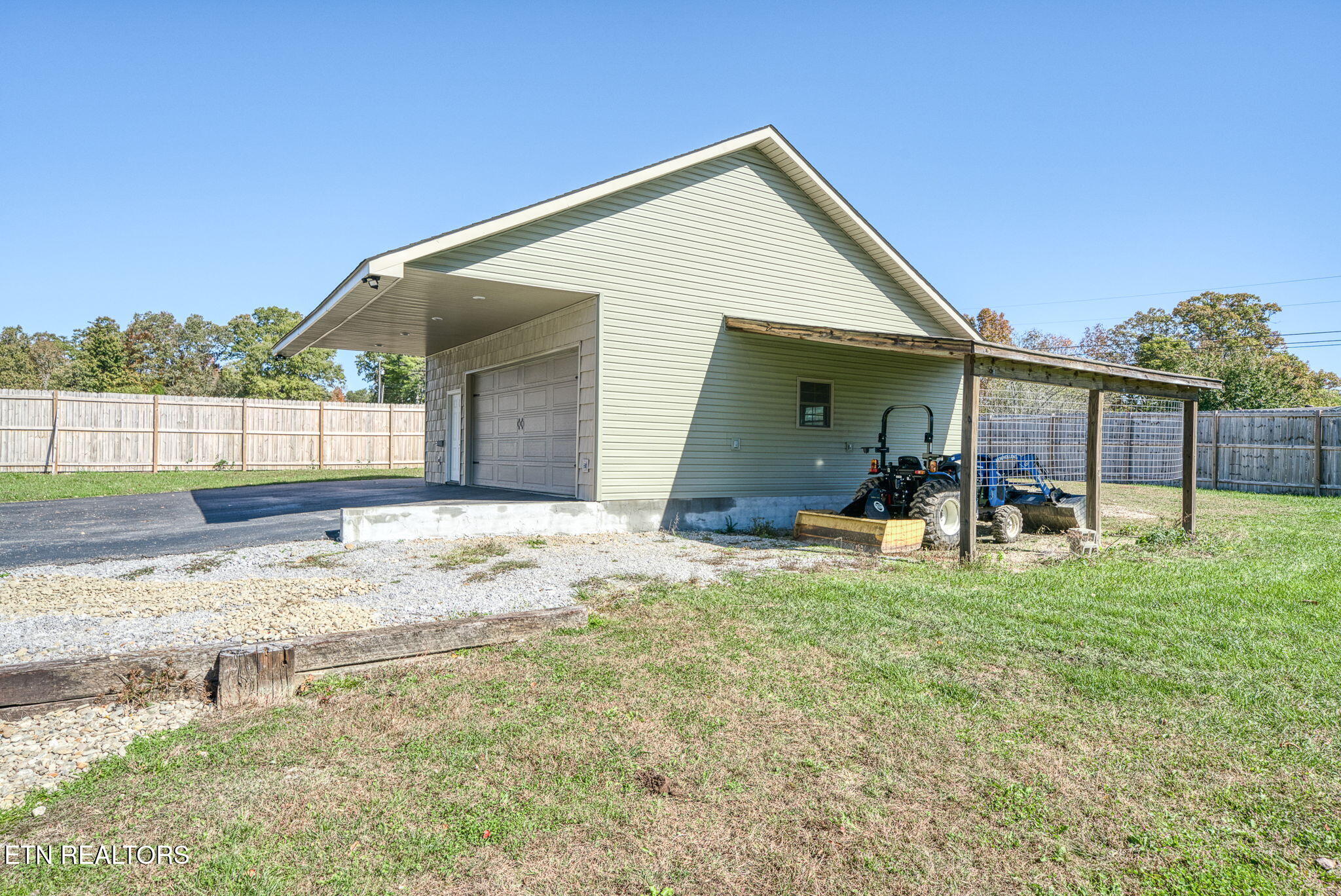 1112 Gray Eagle Drive Crossville TN 38572