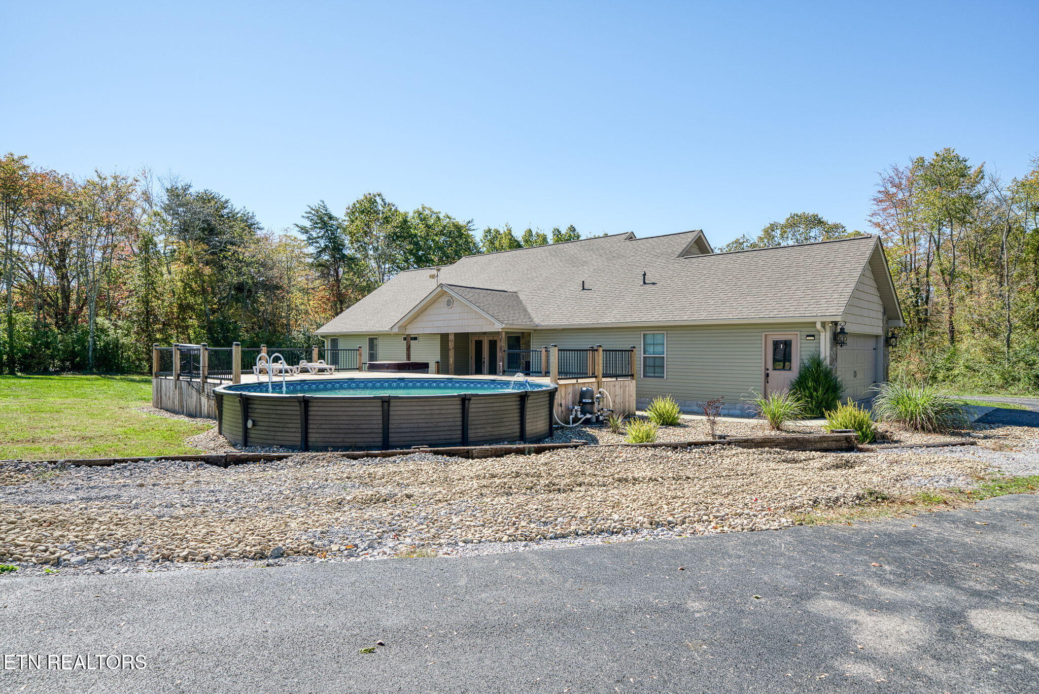 1112 Gray Eagle Drive Crossville TN 38572