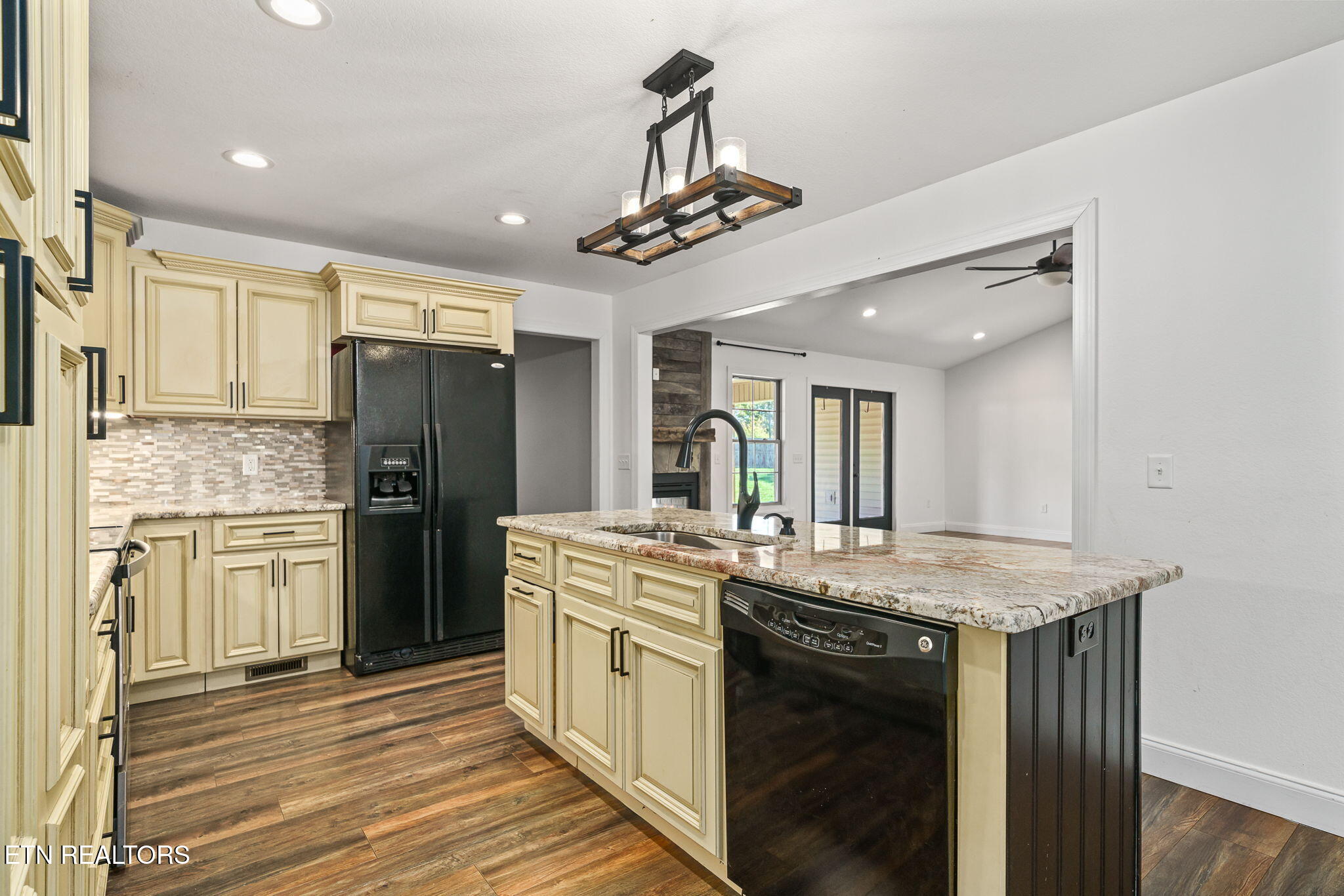 1112 Gray Eagle Drive Crossville TN 38572