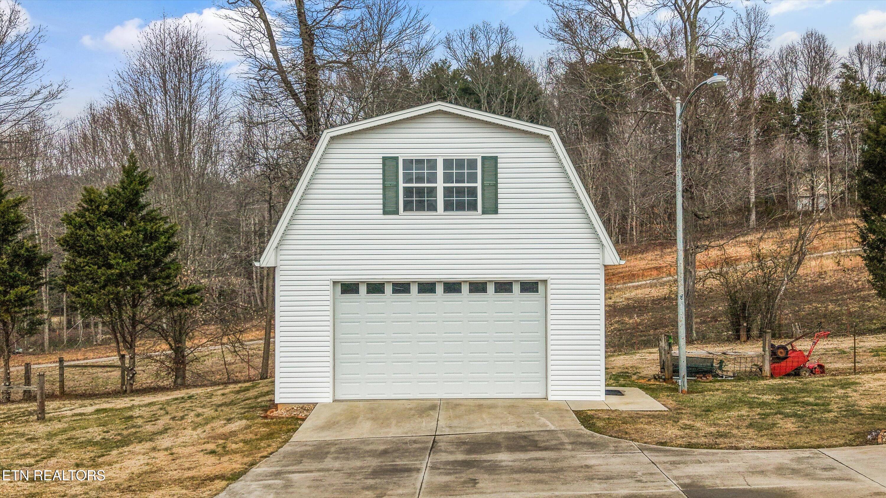812 New Clear Branch Road Rocky Top TN 37769