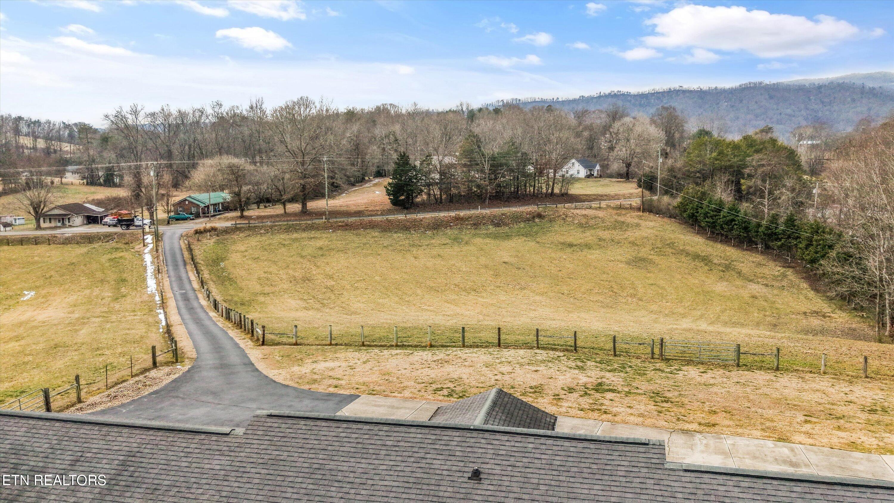 812 New Clear Branch Road Rocky Top TN 37769
