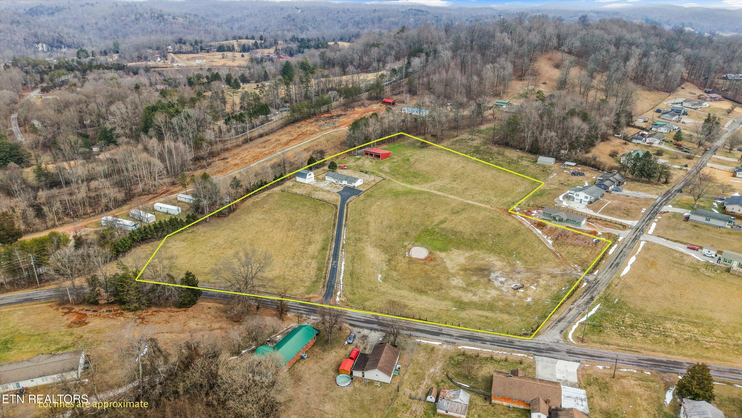 812 New Clear Branch Road Rocky Top TN 37769