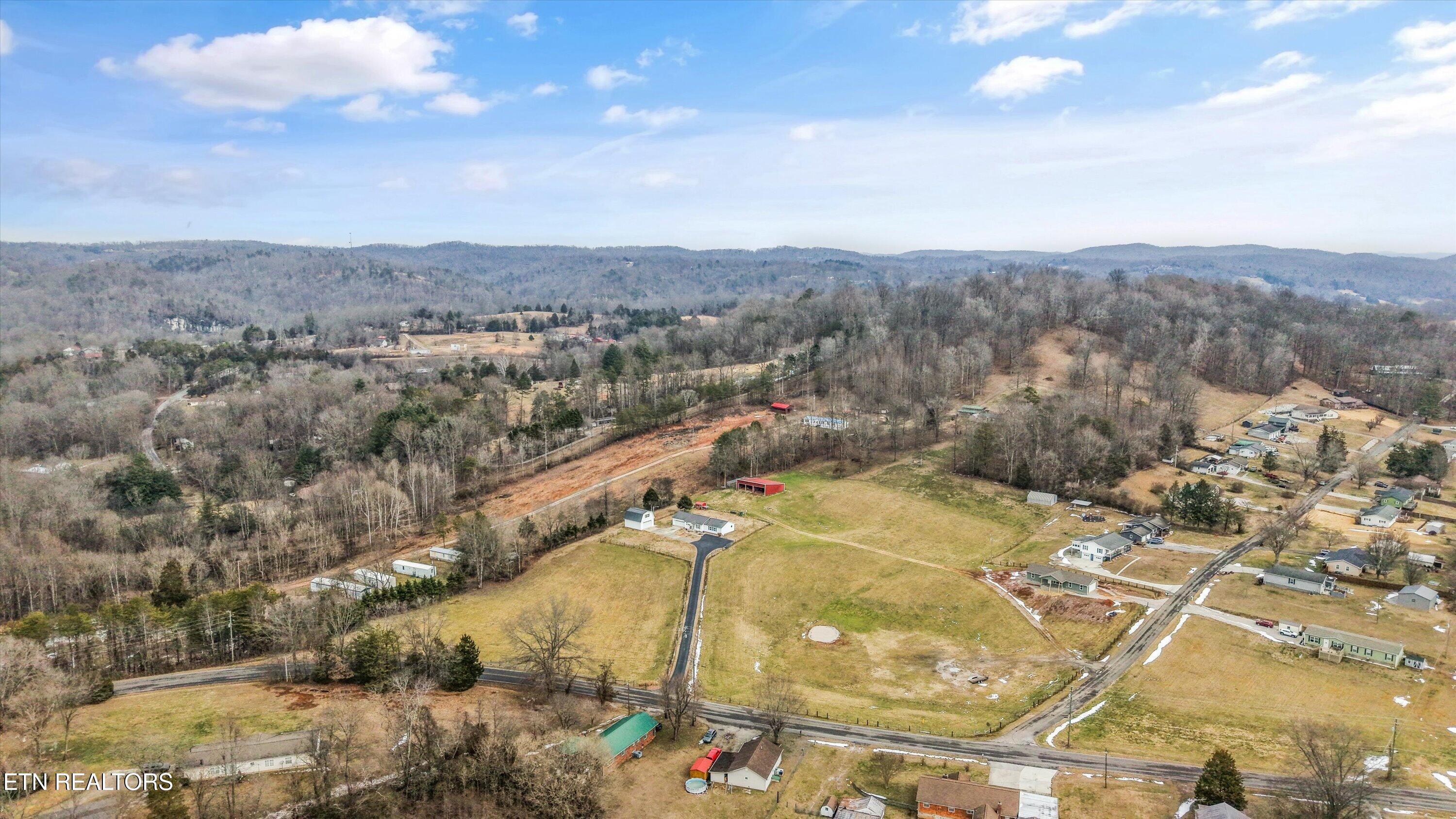 812 New Clear Branch Road Rocky Top TN 37769