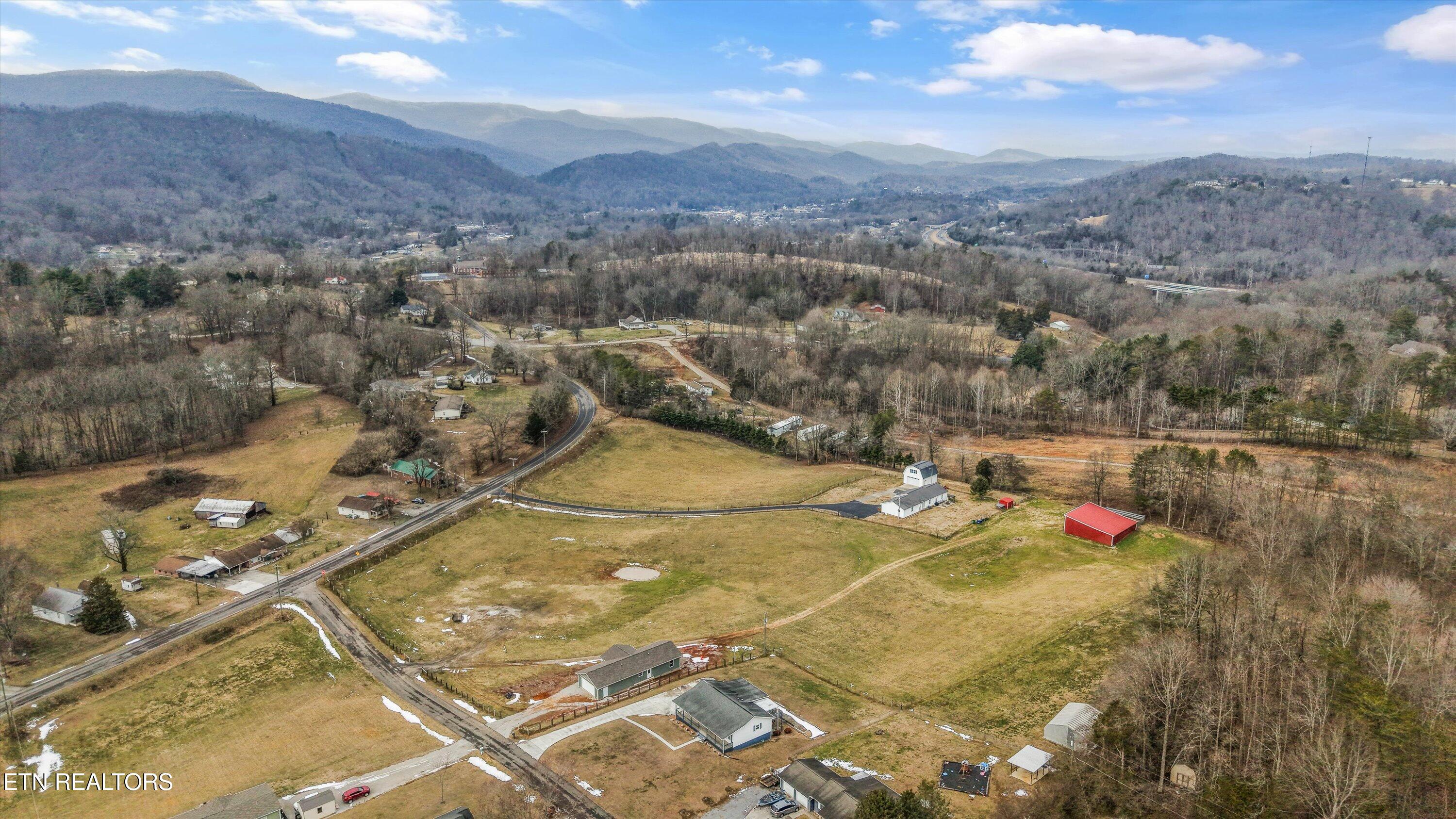 812 New Clear Branch Road Rocky Top TN 37769