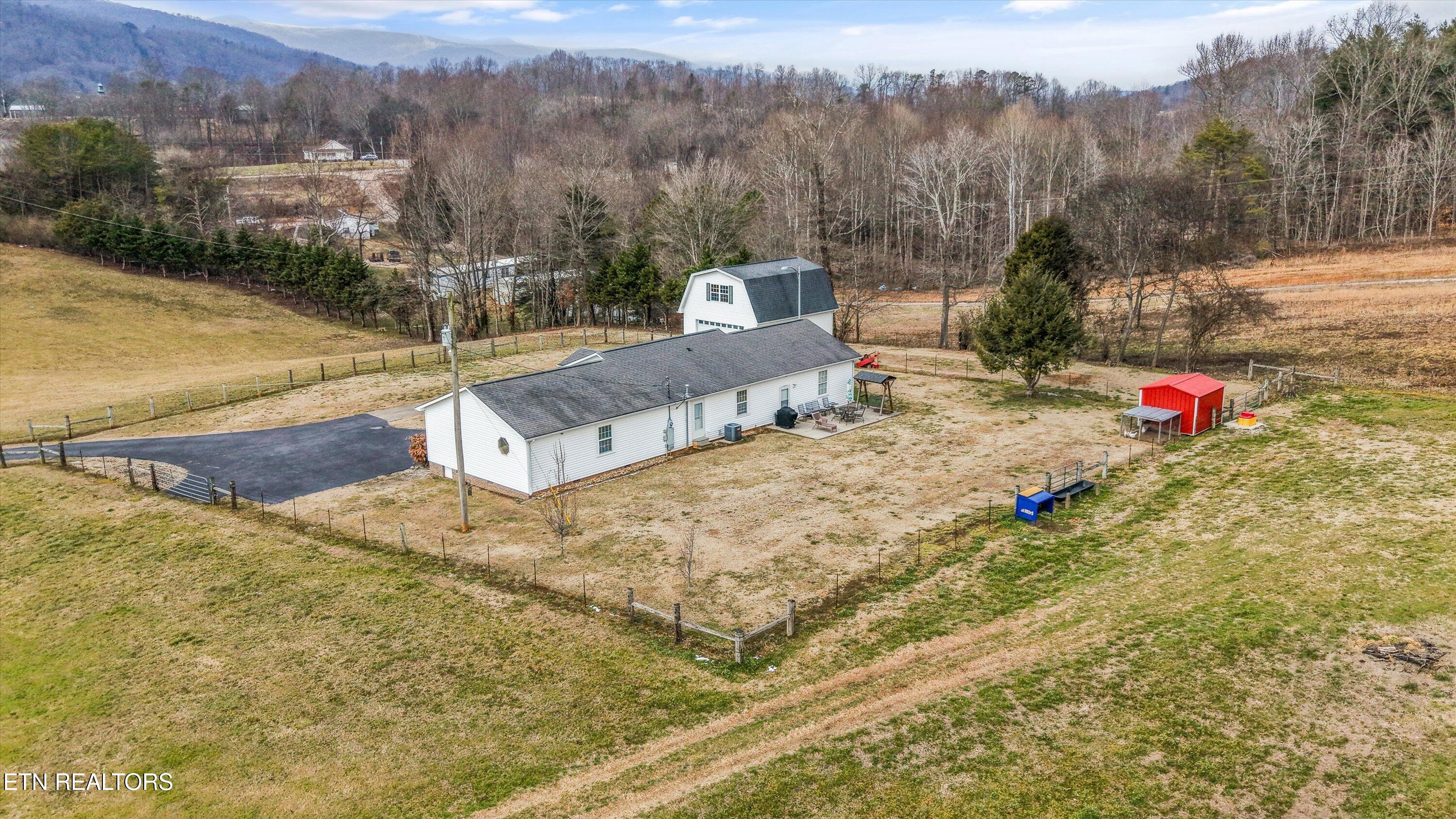 812 New Clear Branch Road Rocky Top TN 37769