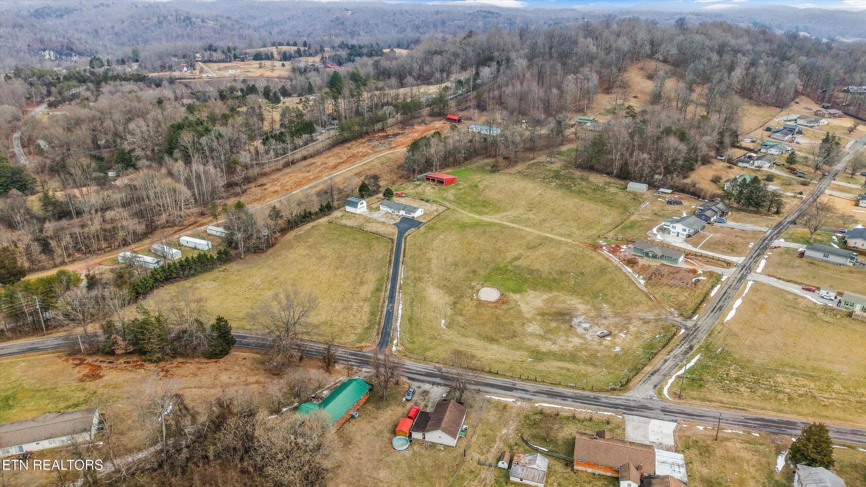 812 New Clear Branch Road Rocky Top TN 37769
