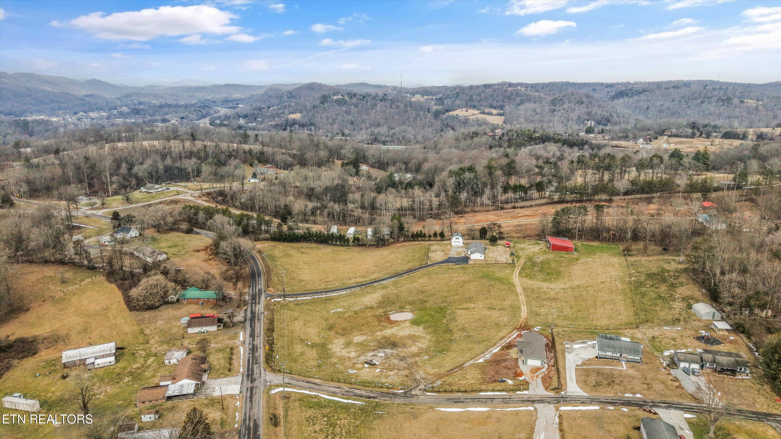 812 New Clear Branch Road Rocky Top TN 37769