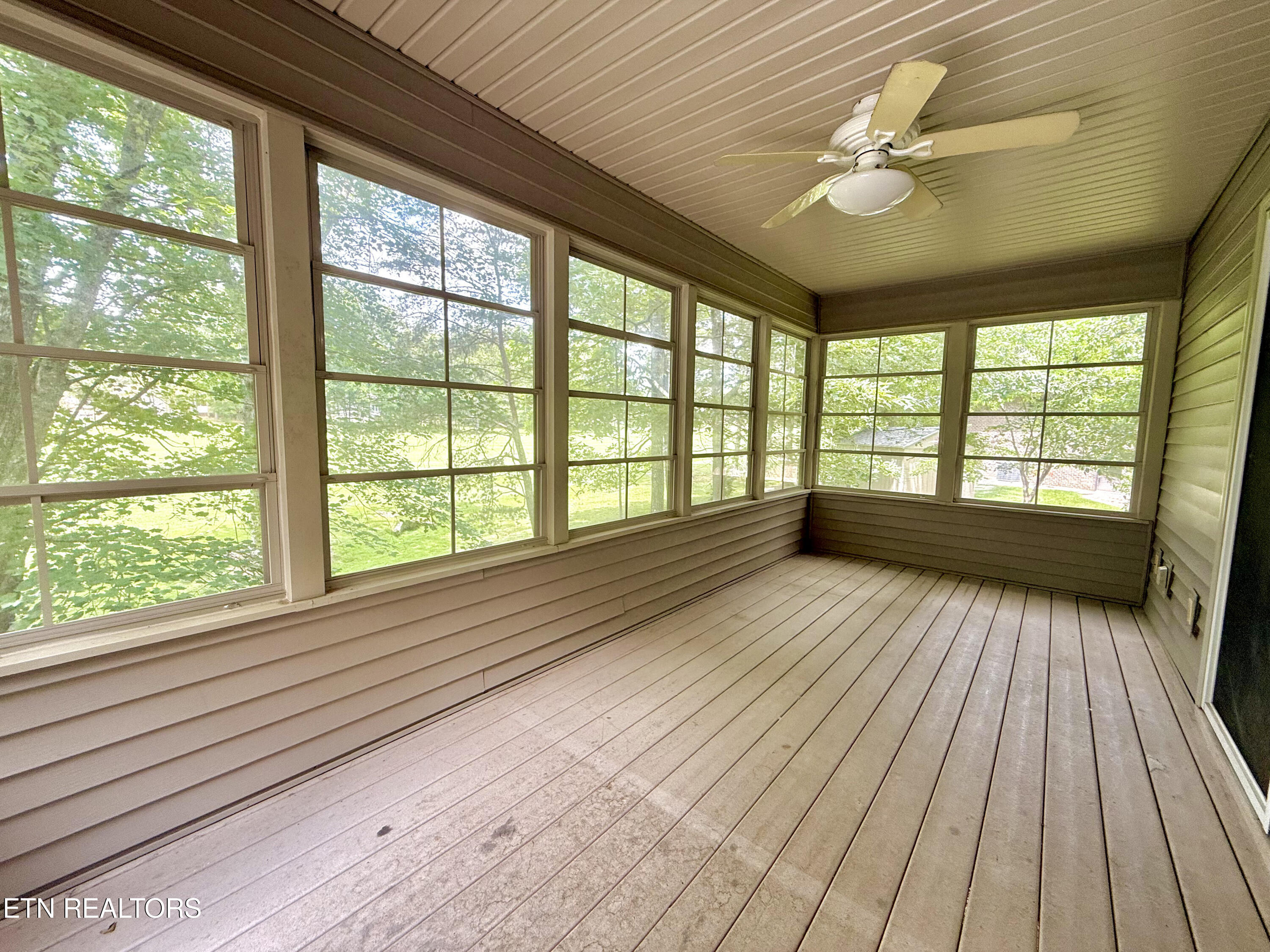 17 Kenwood Court Crossville TN 38558