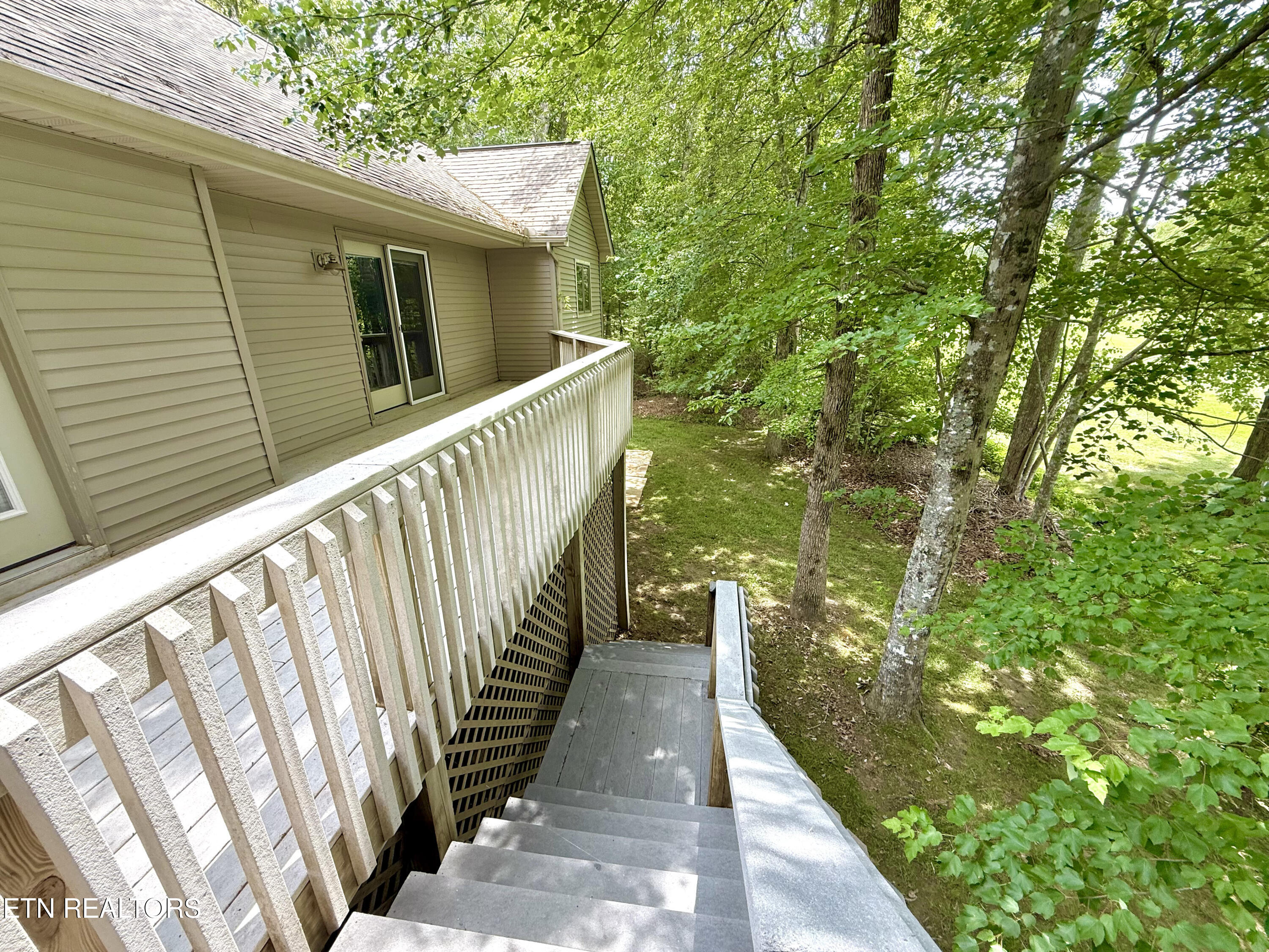 17 Kenwood Court Crossville TN 38558