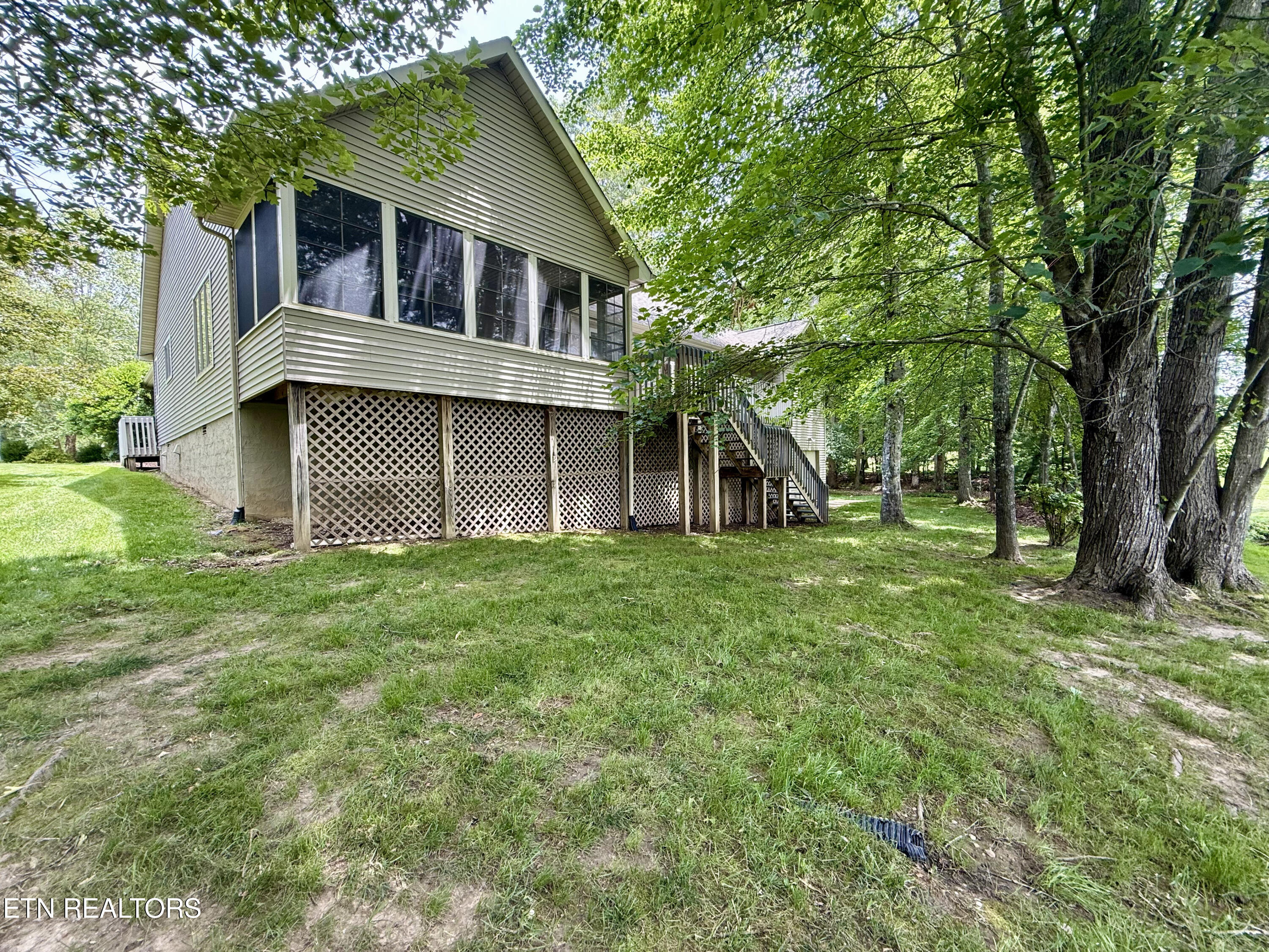 17 Kenwood Court Crossville TN 38558