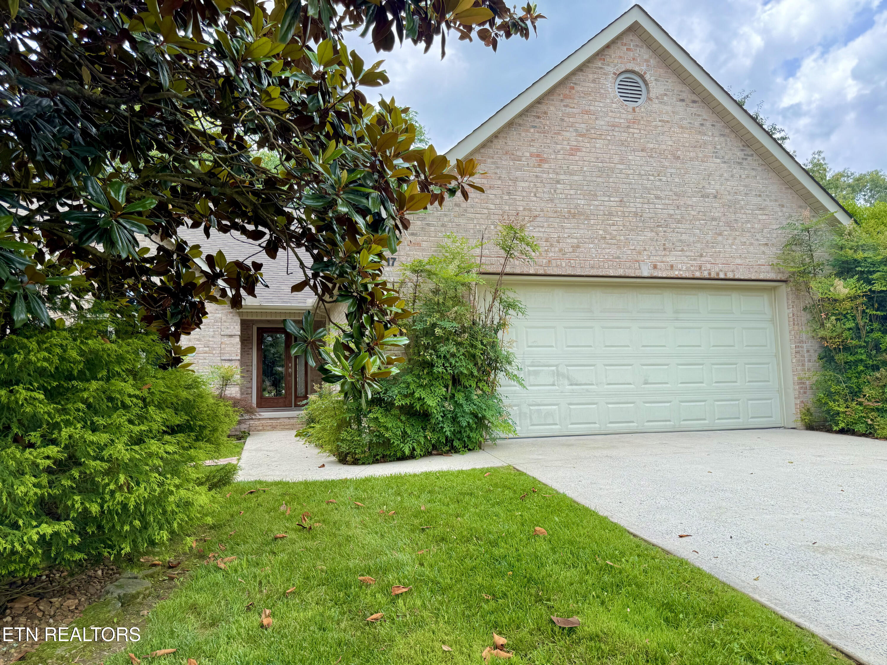 17 Kenwood Court Crossville TN 38558