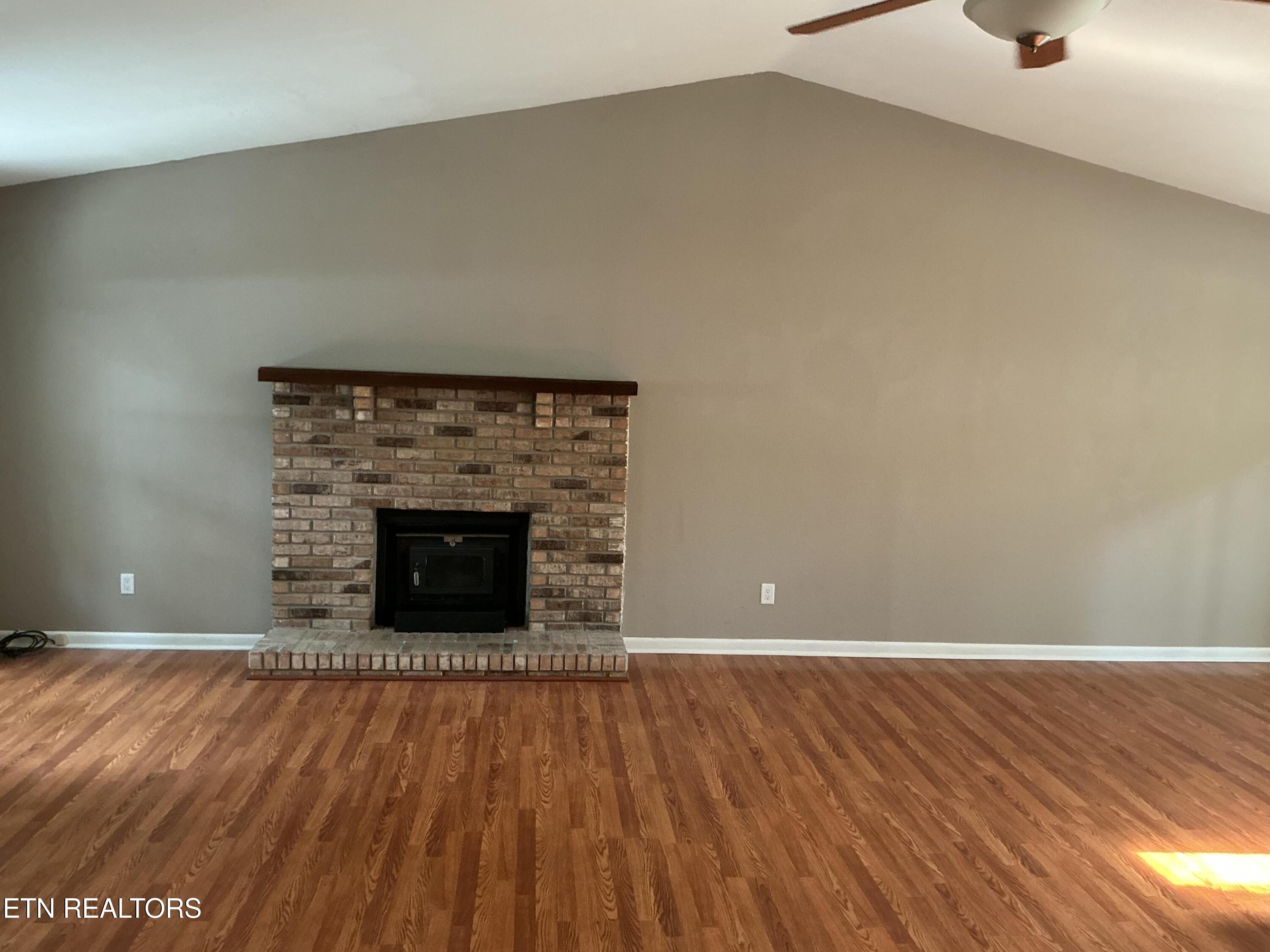 111 Eagle Lane Crossville TN 38558