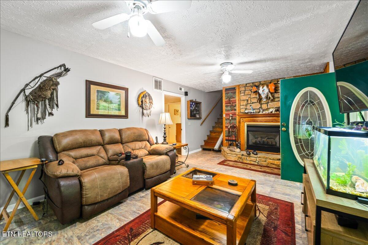 274 Pearl Road Lafollette TN 37766