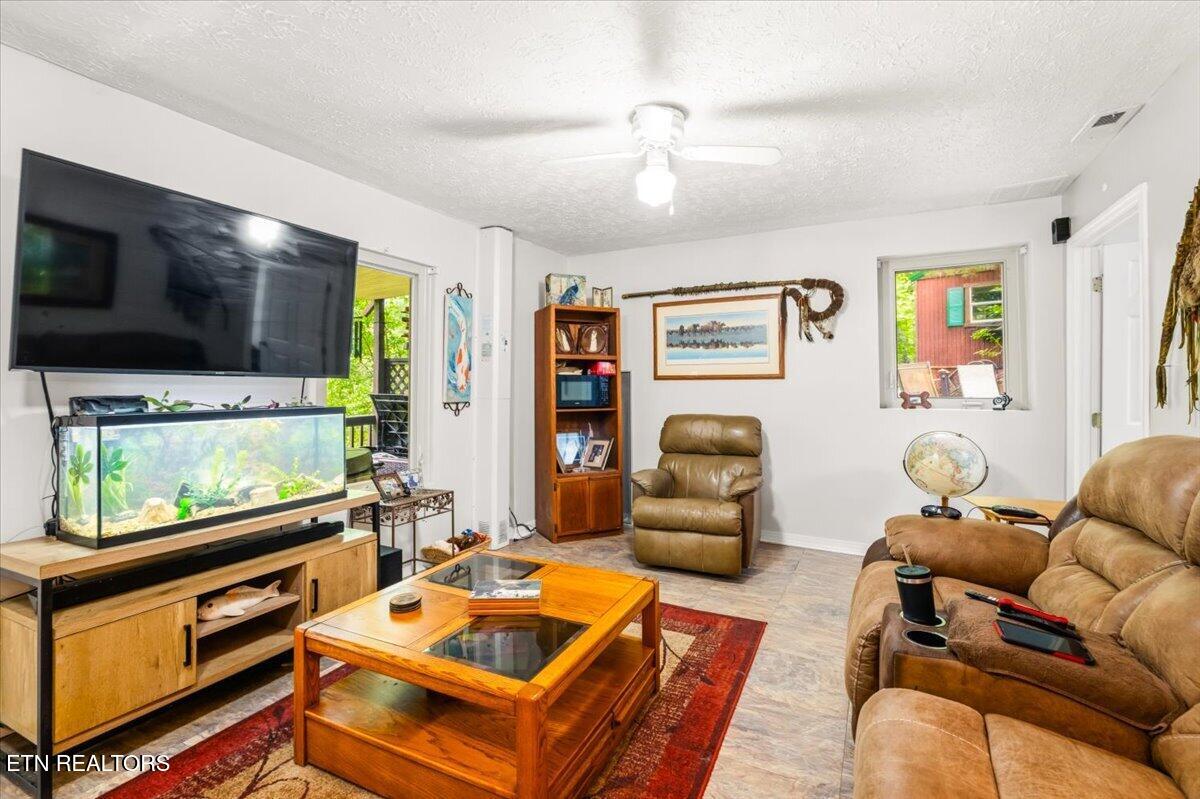 274 Pearl Road Lafollette TN 37766
