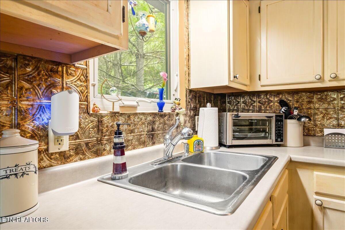 274 Pearl Road Lafollette TN 37766