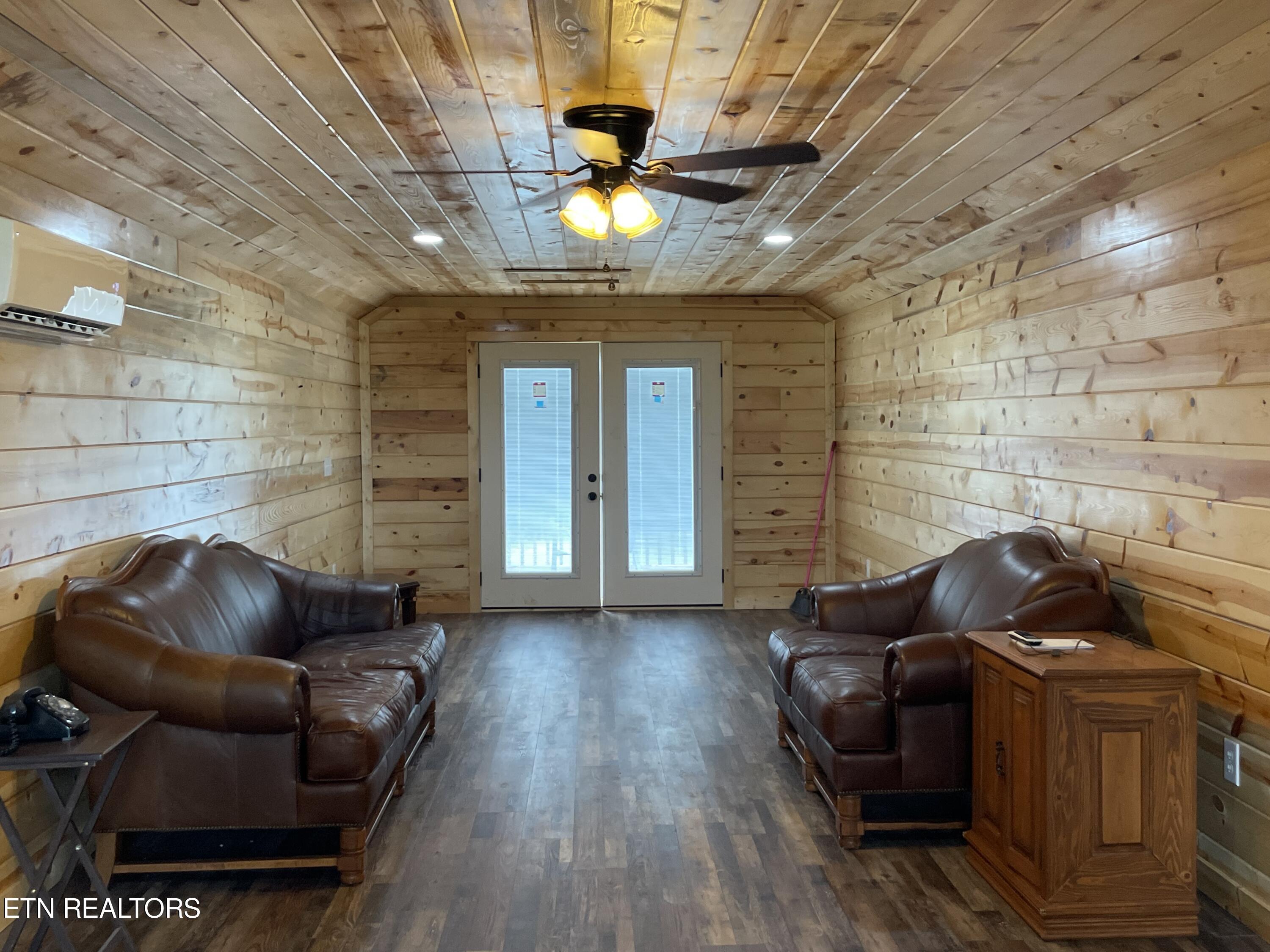 1348 Franklin Loop Clarkrange TN 38553