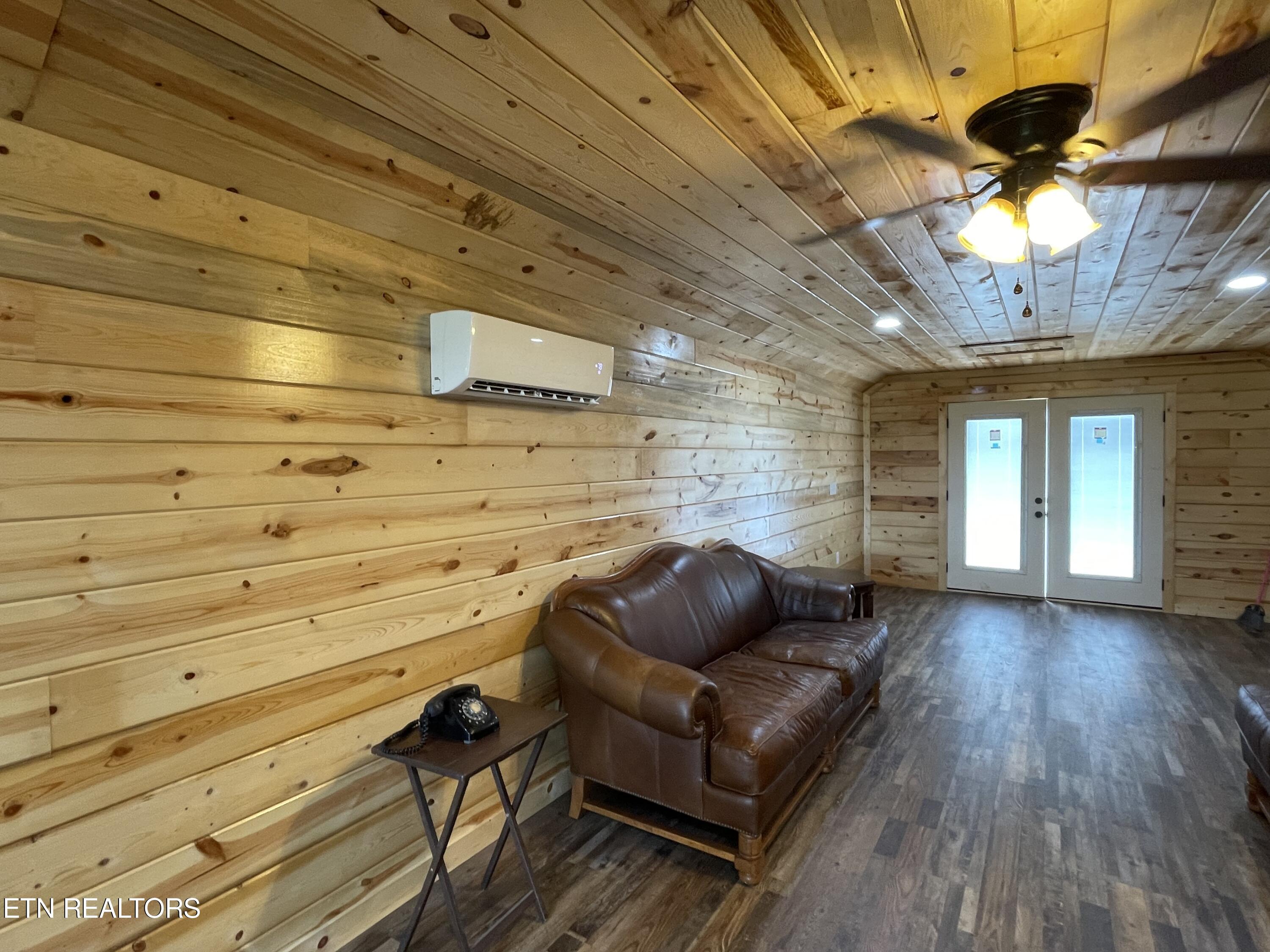 1348 Franklin Loop Clarkrange TN 38553