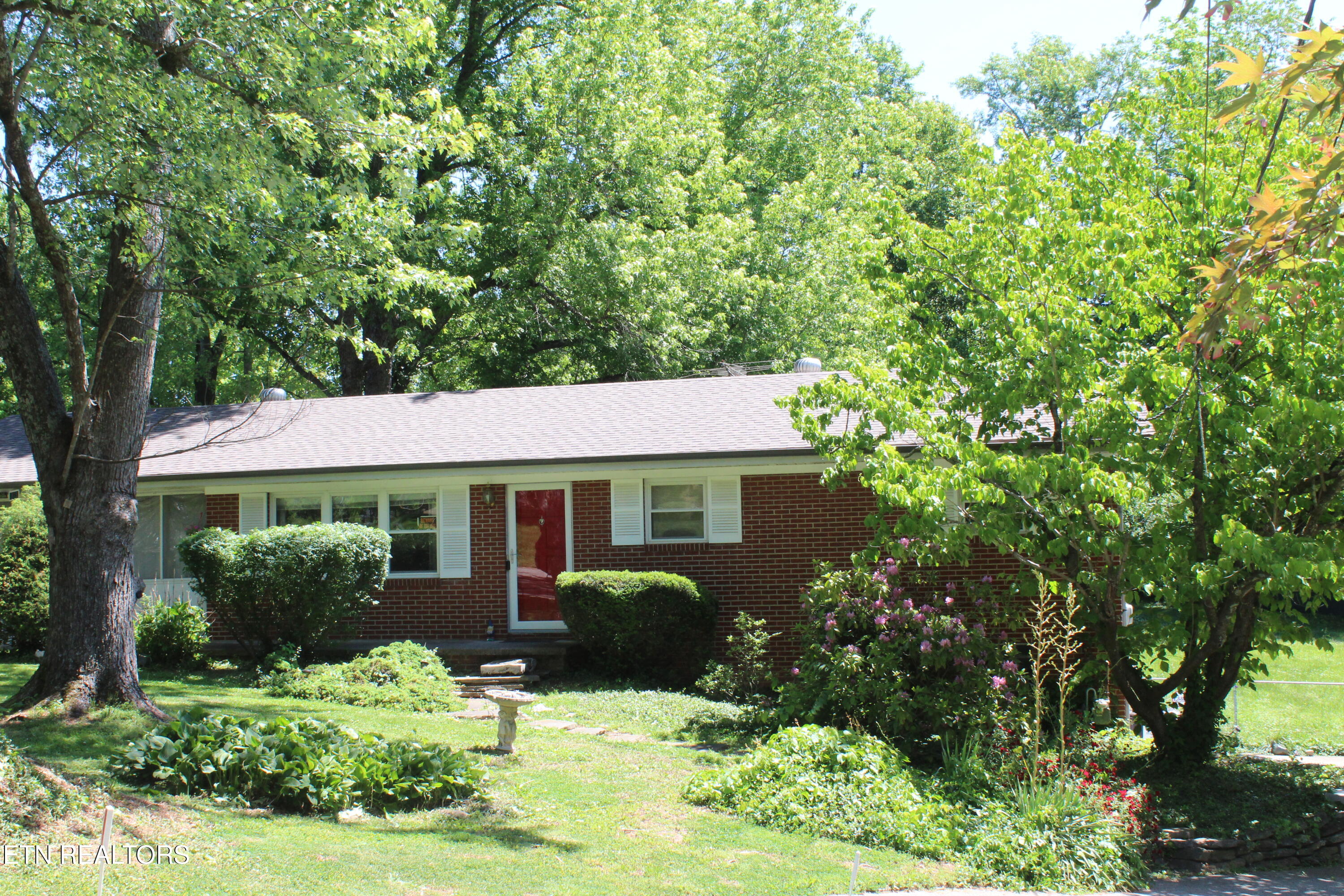 2704 Roland Lane Knoxville TN 37931