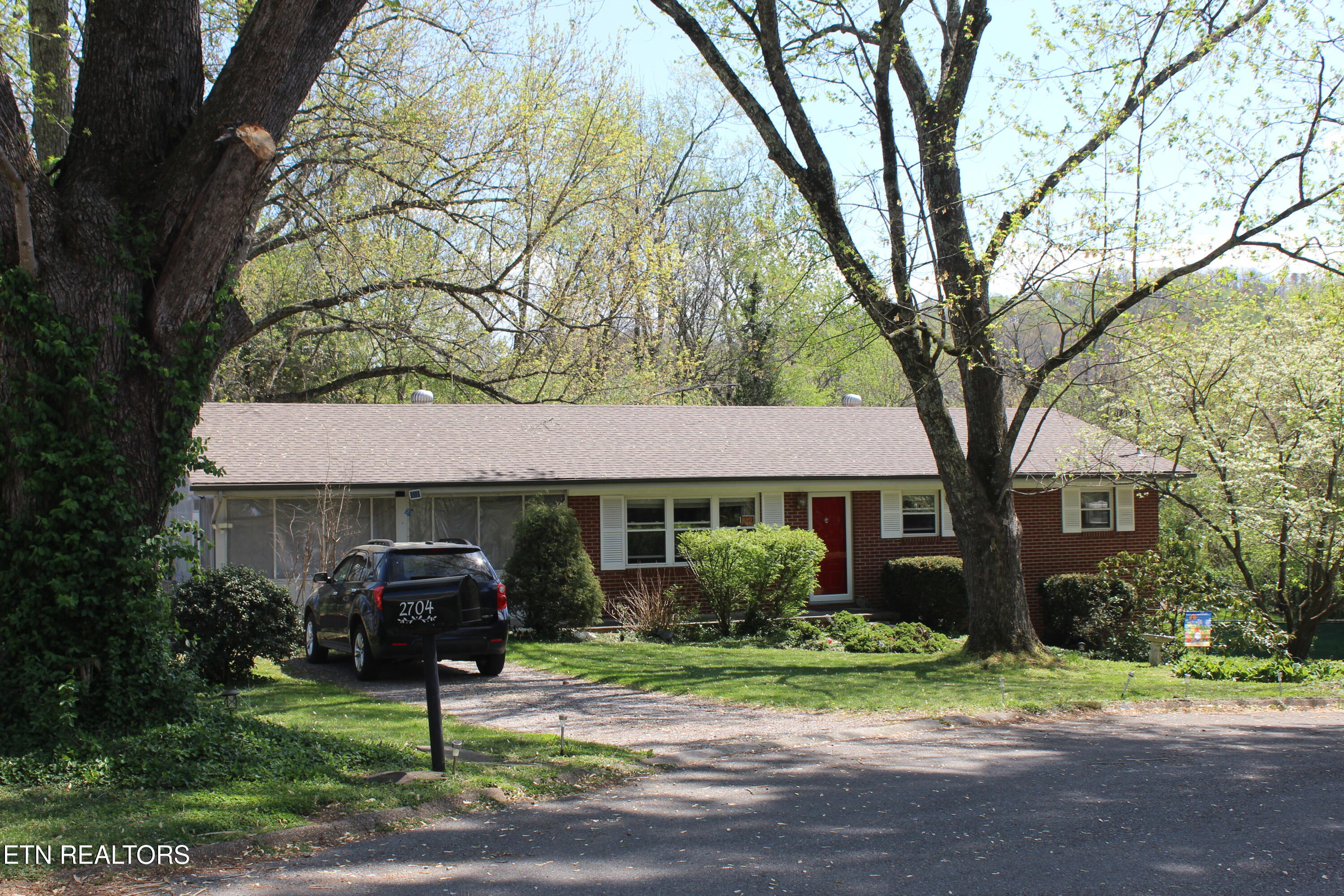 2704 Roland Lane Knoxville TN 37931