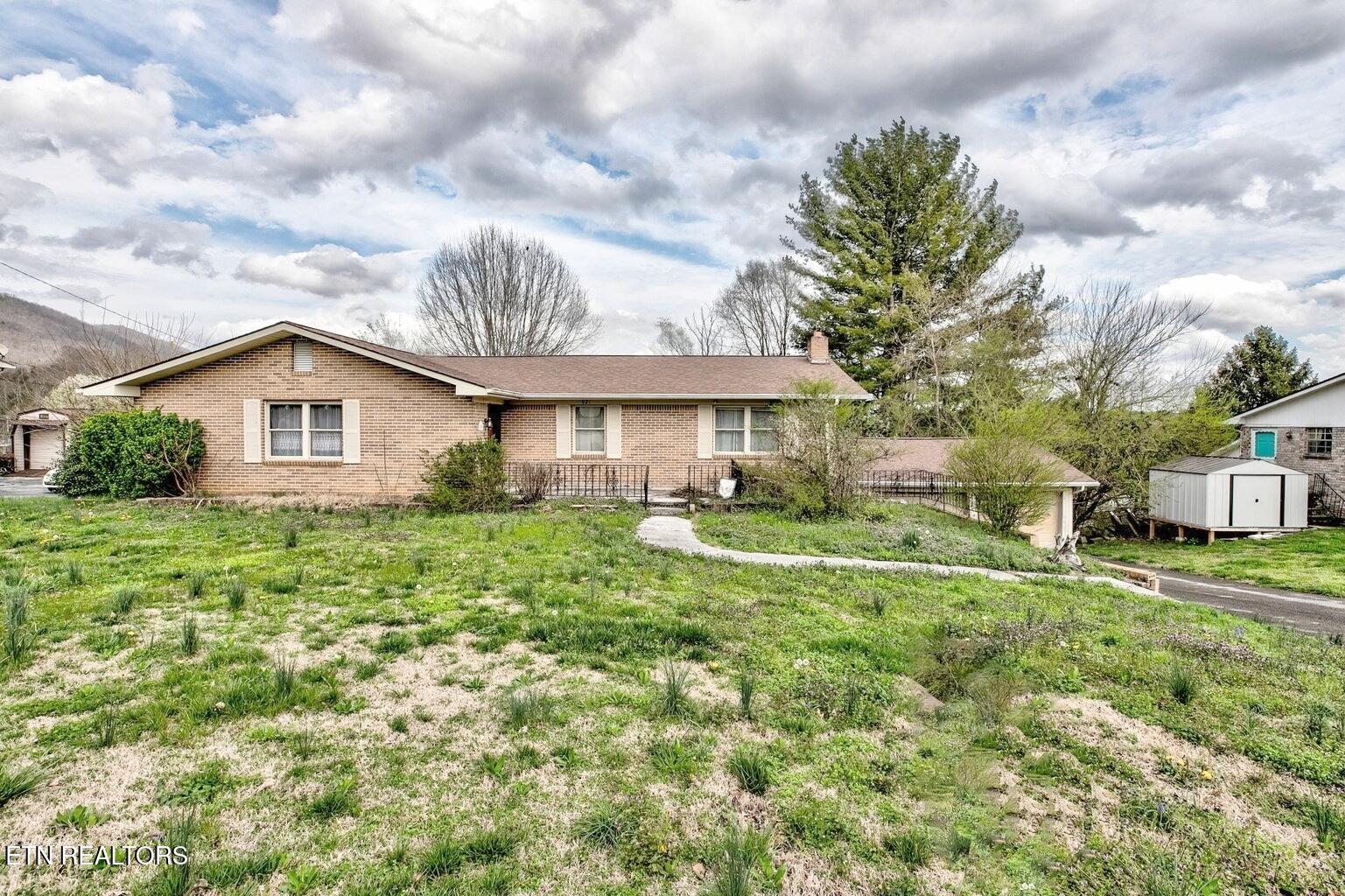921 Hilltop Drive Jacksboro TN 37757