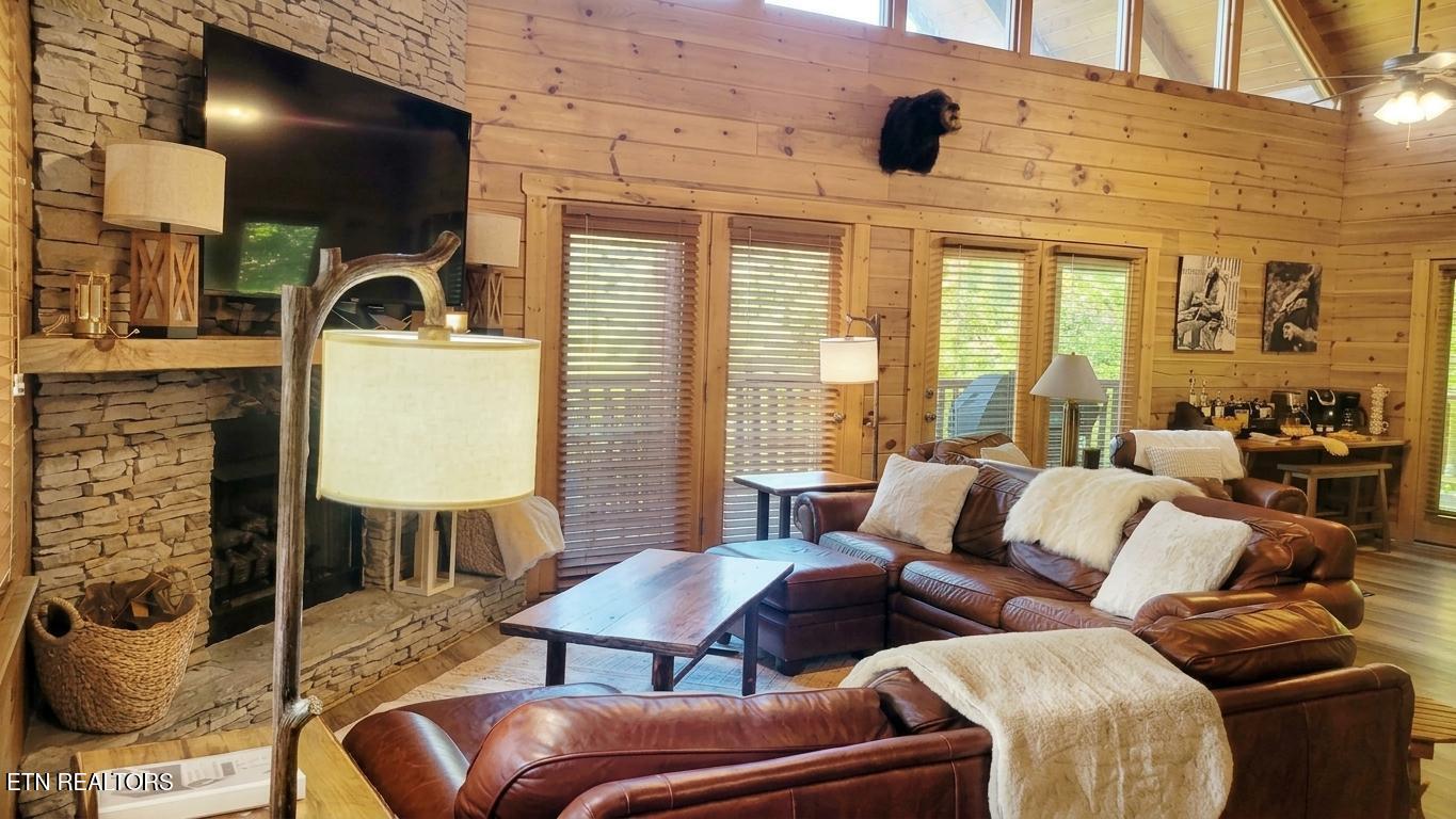 3620 Moonshine Way Gatlinburg TN 37738
