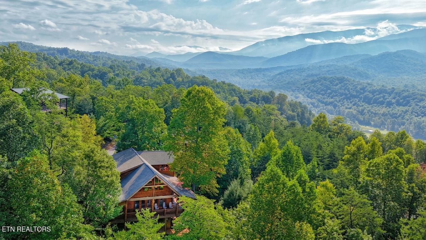 3620 Moonshine Way Gatlinburg TN 37738