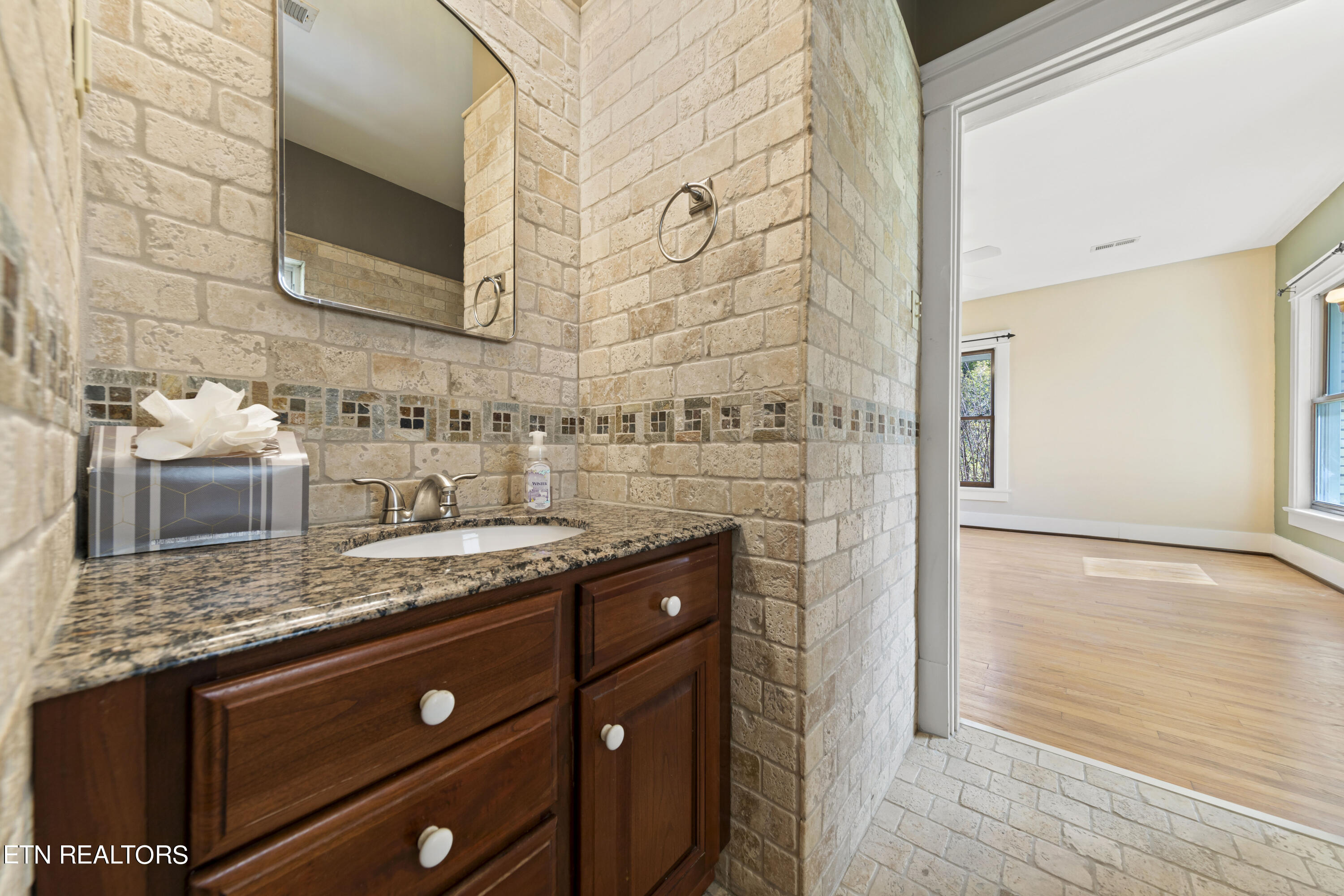 2805 Gibbs Drive Knoxville TN 37918