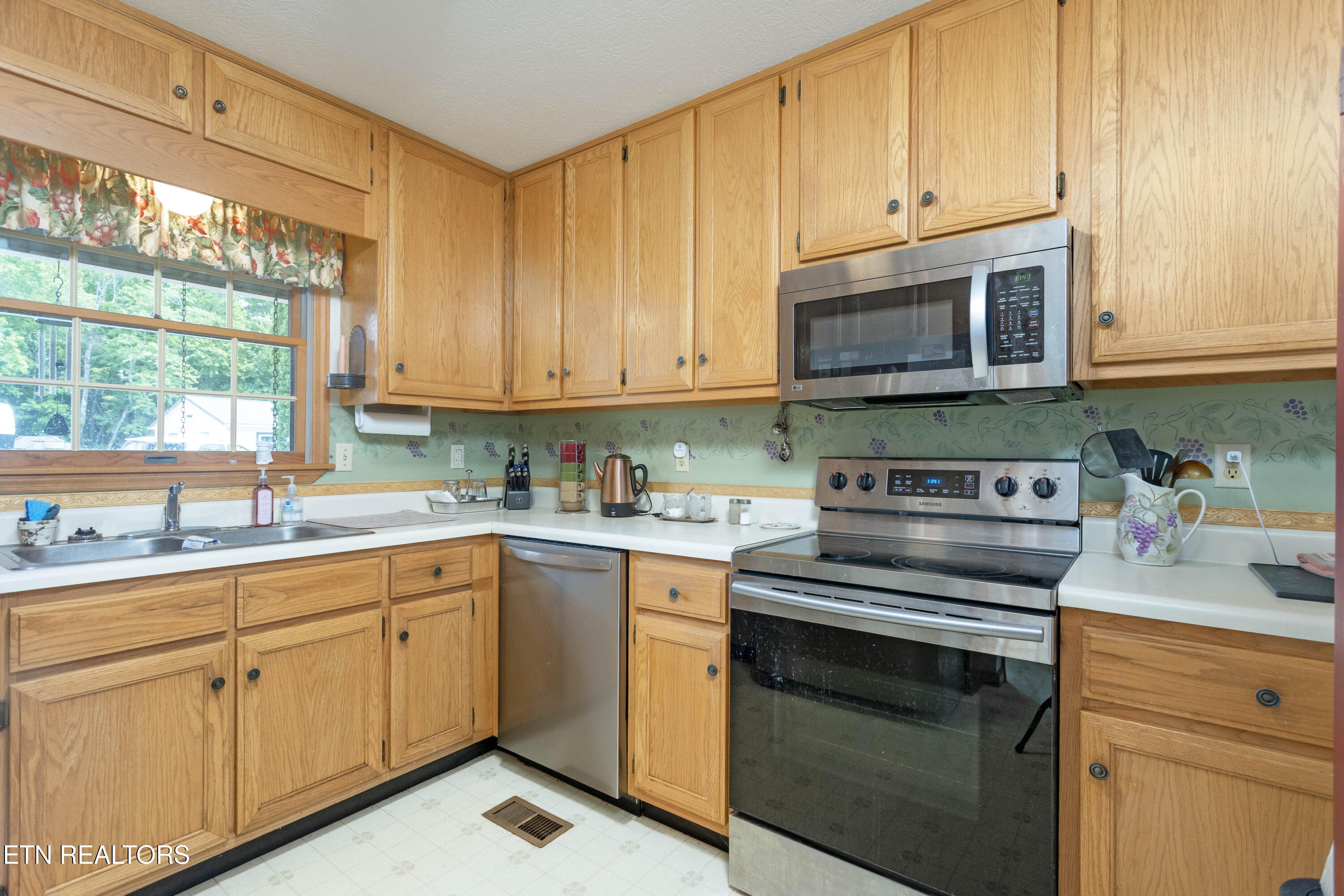 246 Howell Drive Spring City TN 37381