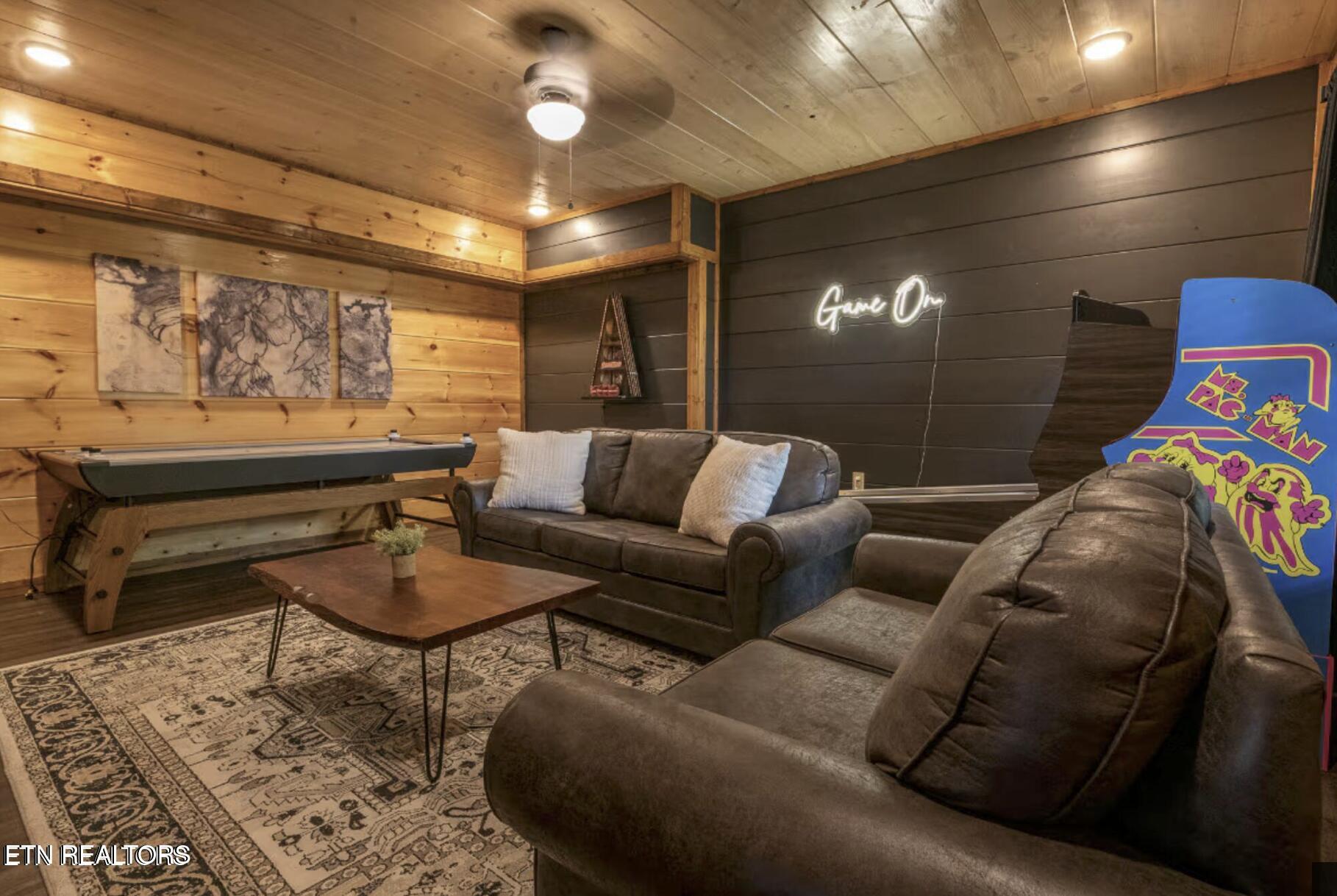 855 Osprey Way Pigeon Forge TN 37863