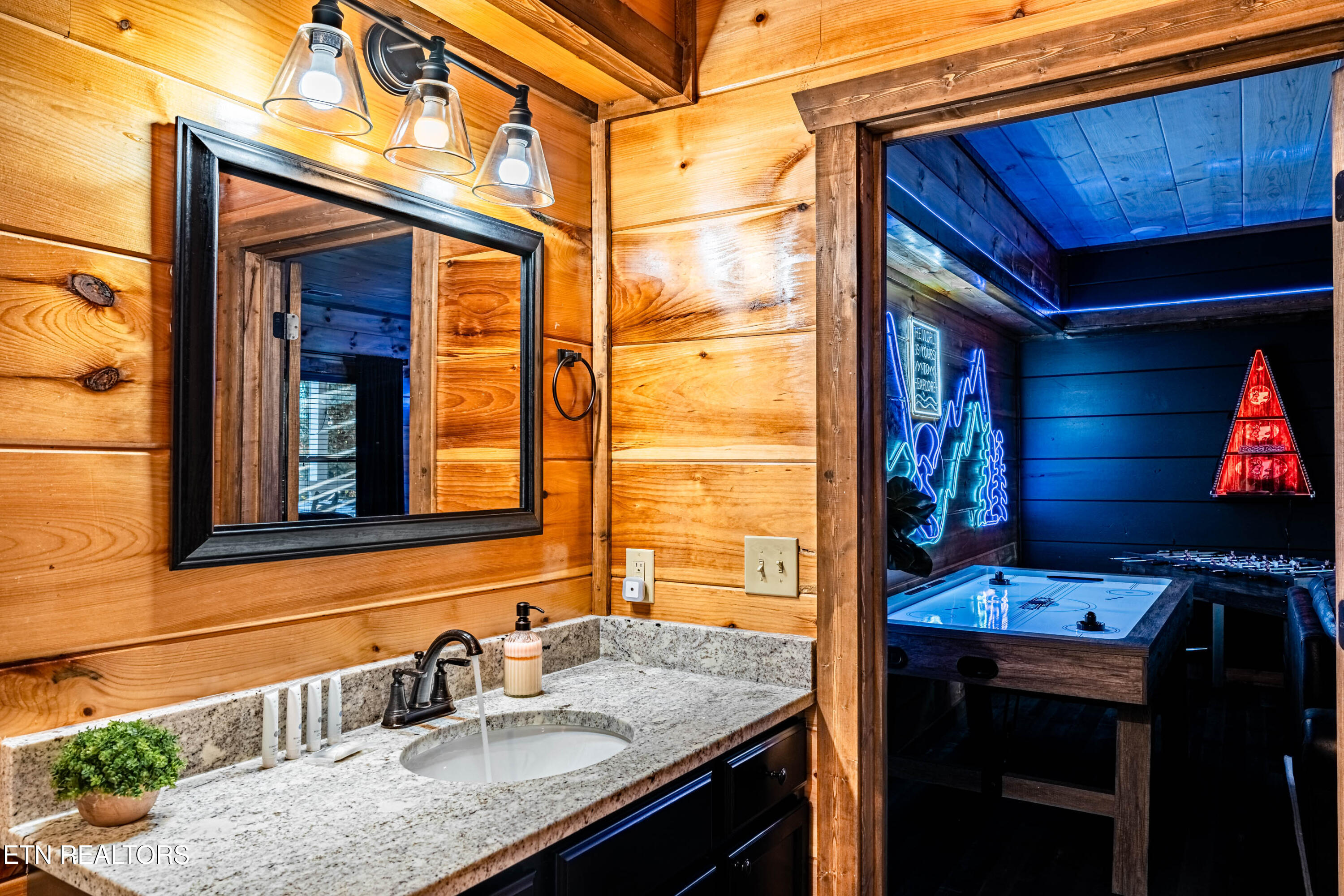 855 Osprey Way Pigeon Forge TN 37863