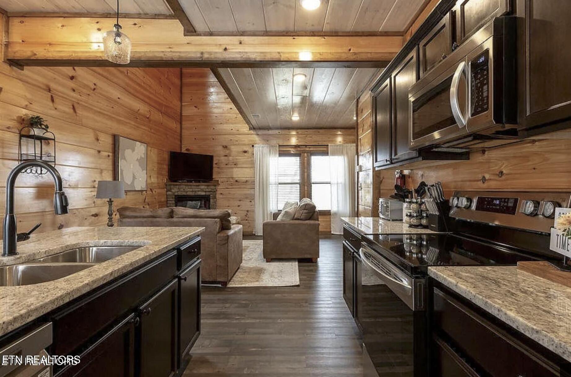 855 Osprey Way Pigeon Forge TN 37863