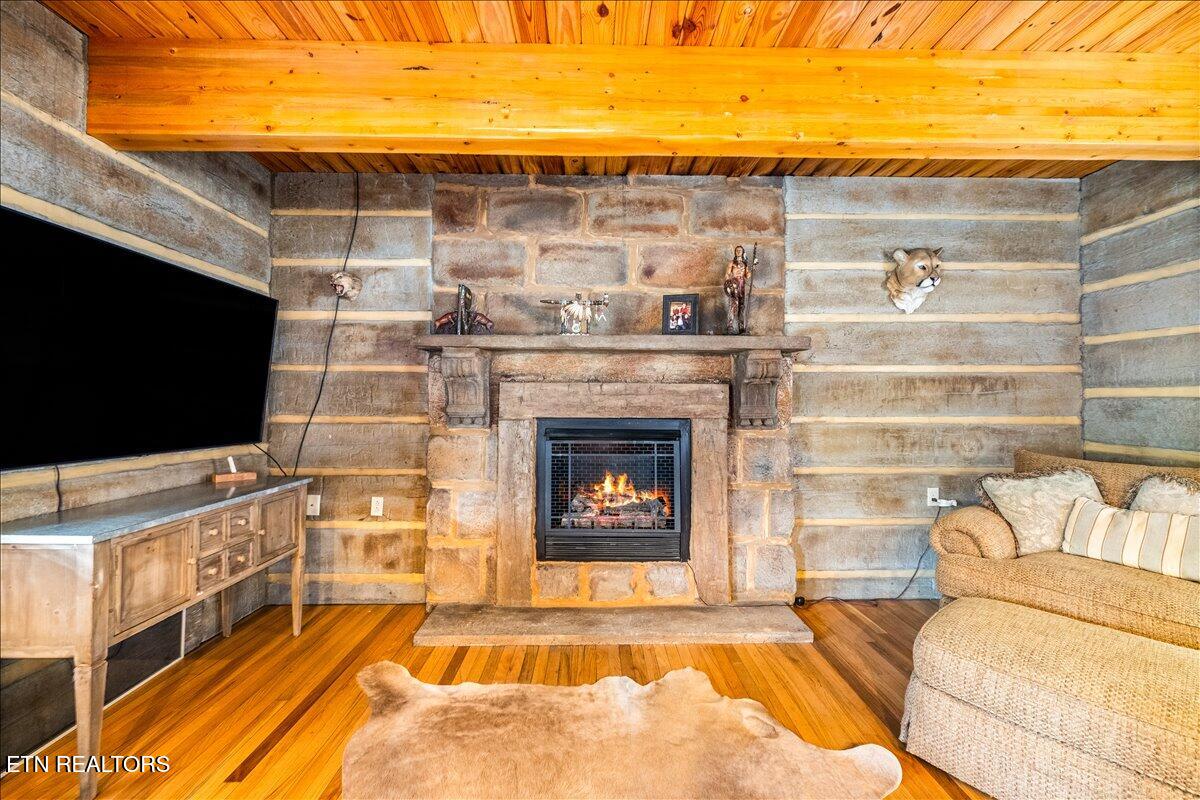 342 Chimney Rock Lane Lafollette TN 37766
