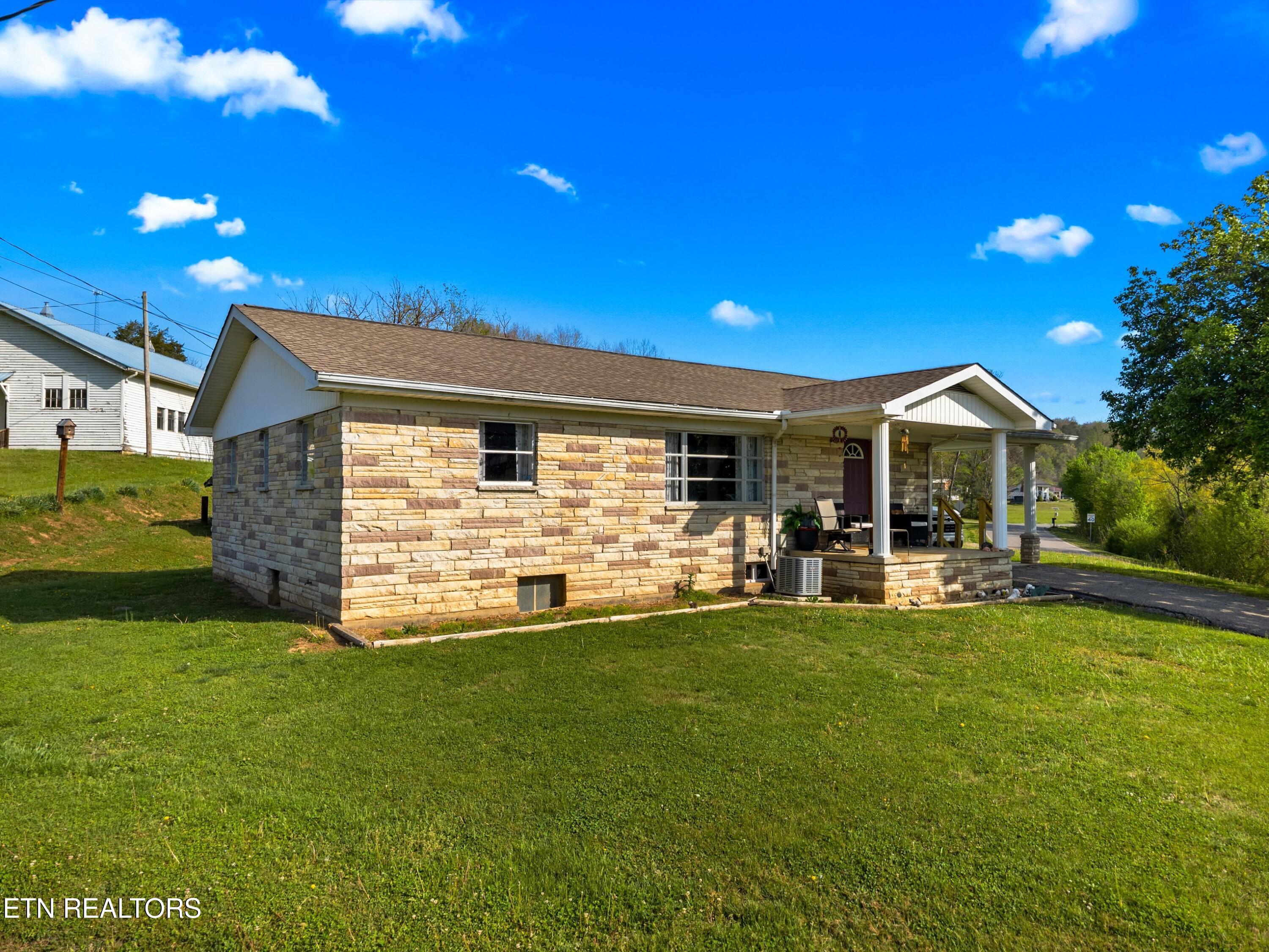 2846 Back Valley Road Sneedville TN 37869