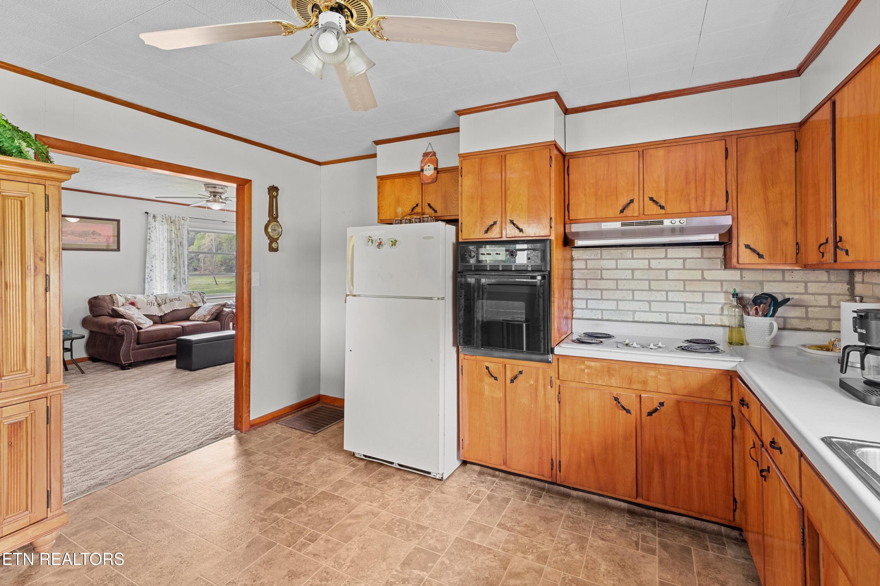 2846 Back Valley Road Sneedville TN 37869