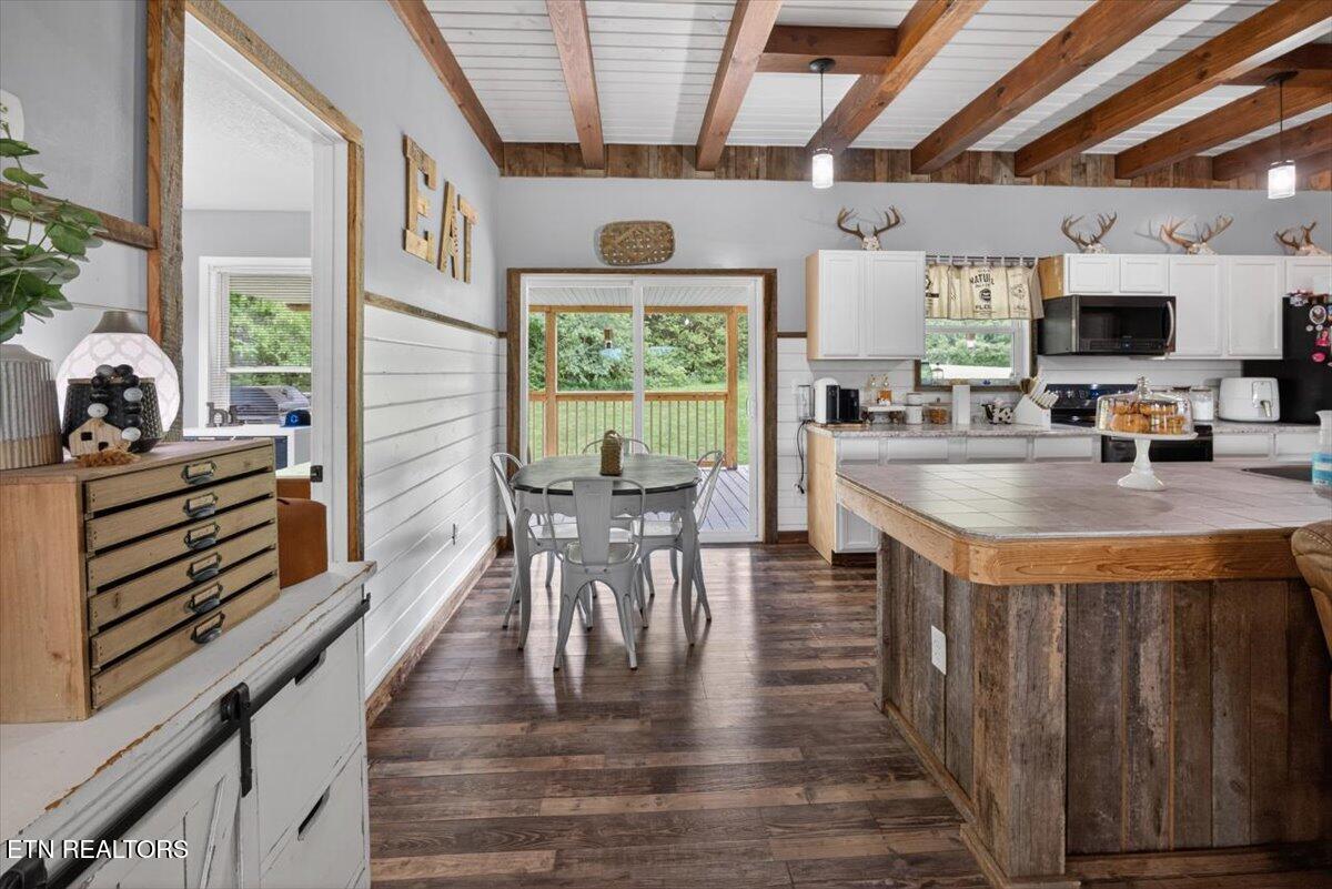 2560 Schisandra Lane Cosby TN 37722