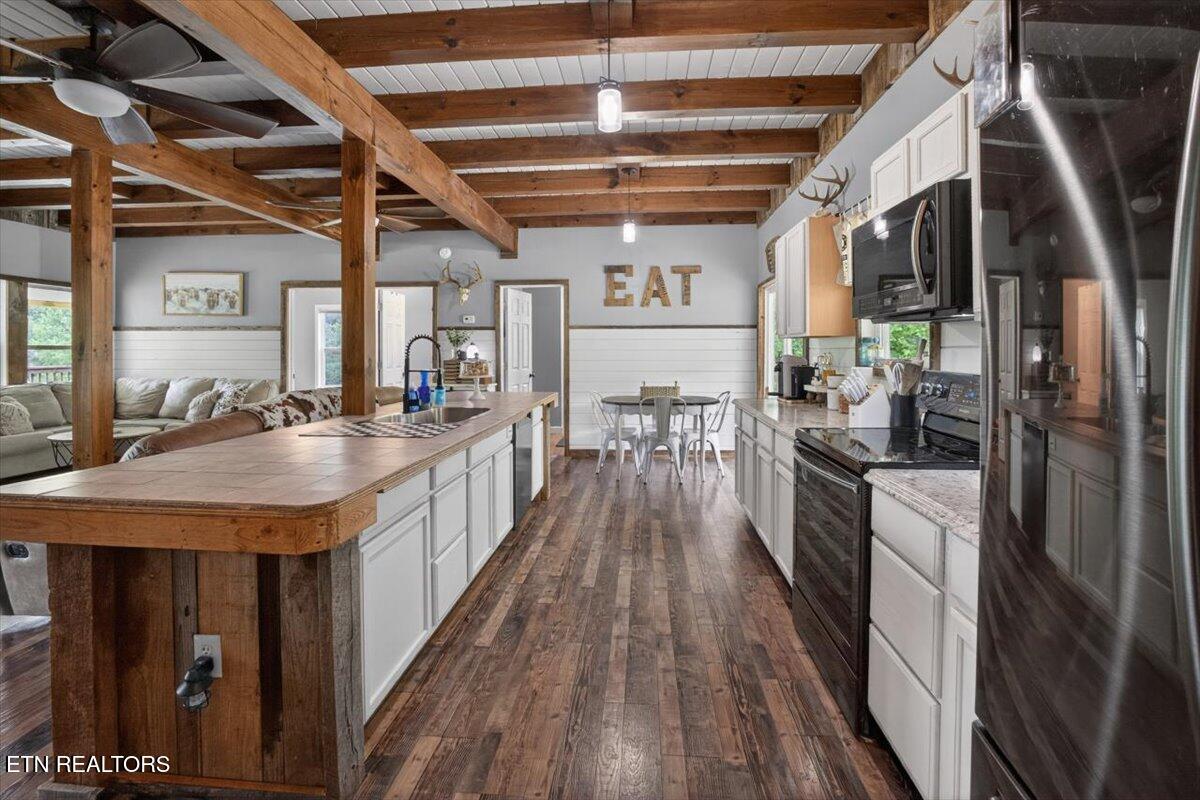 2560 Schisandra Lane Cosby TN 37722