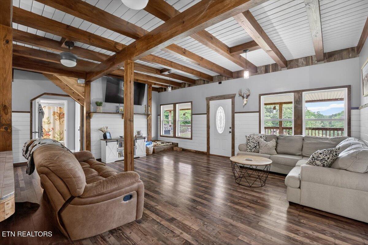 2560 Schisandra Lane Cosby TN 37722