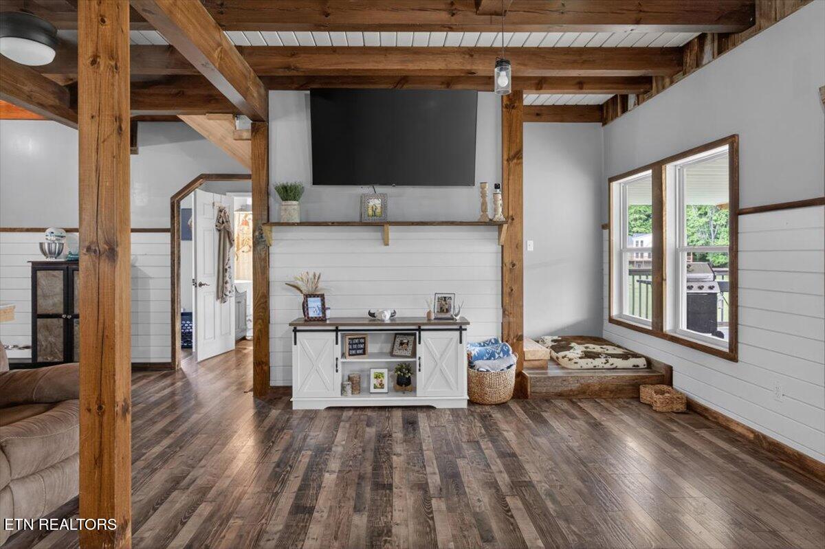 2560 Schisandra Lane Cosby TN 37722