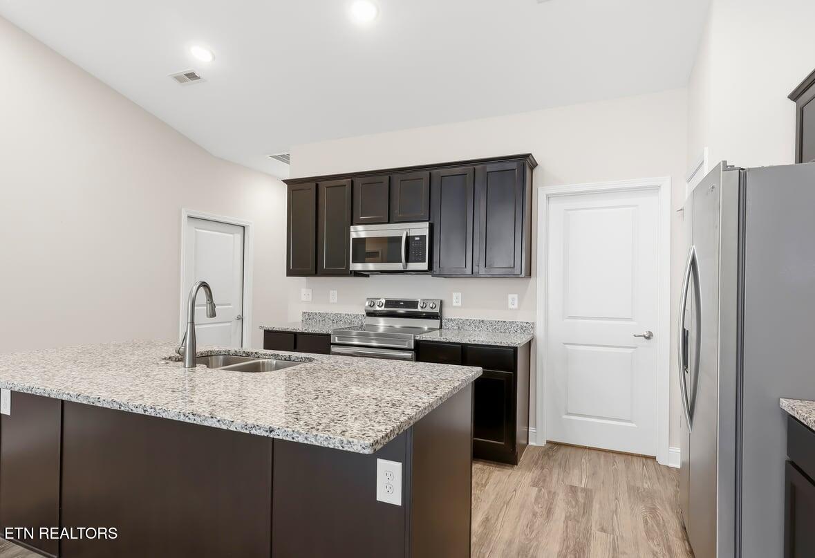 176 Gray Wolf Way Lenoir City TN 37771
