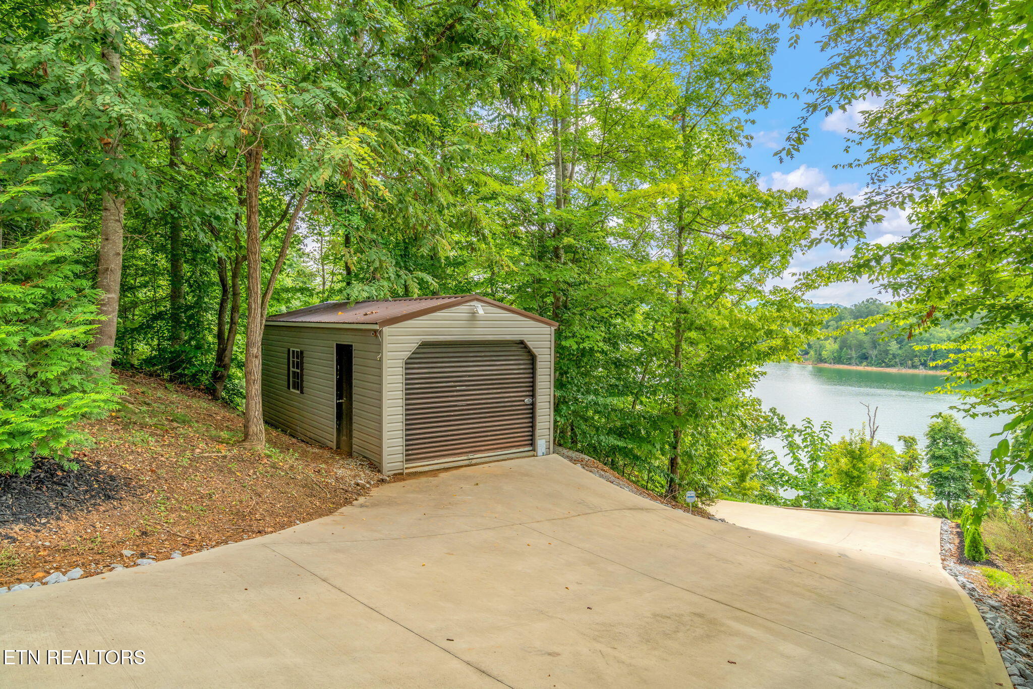 168 Rockfish Point New Tazewell TN 37825