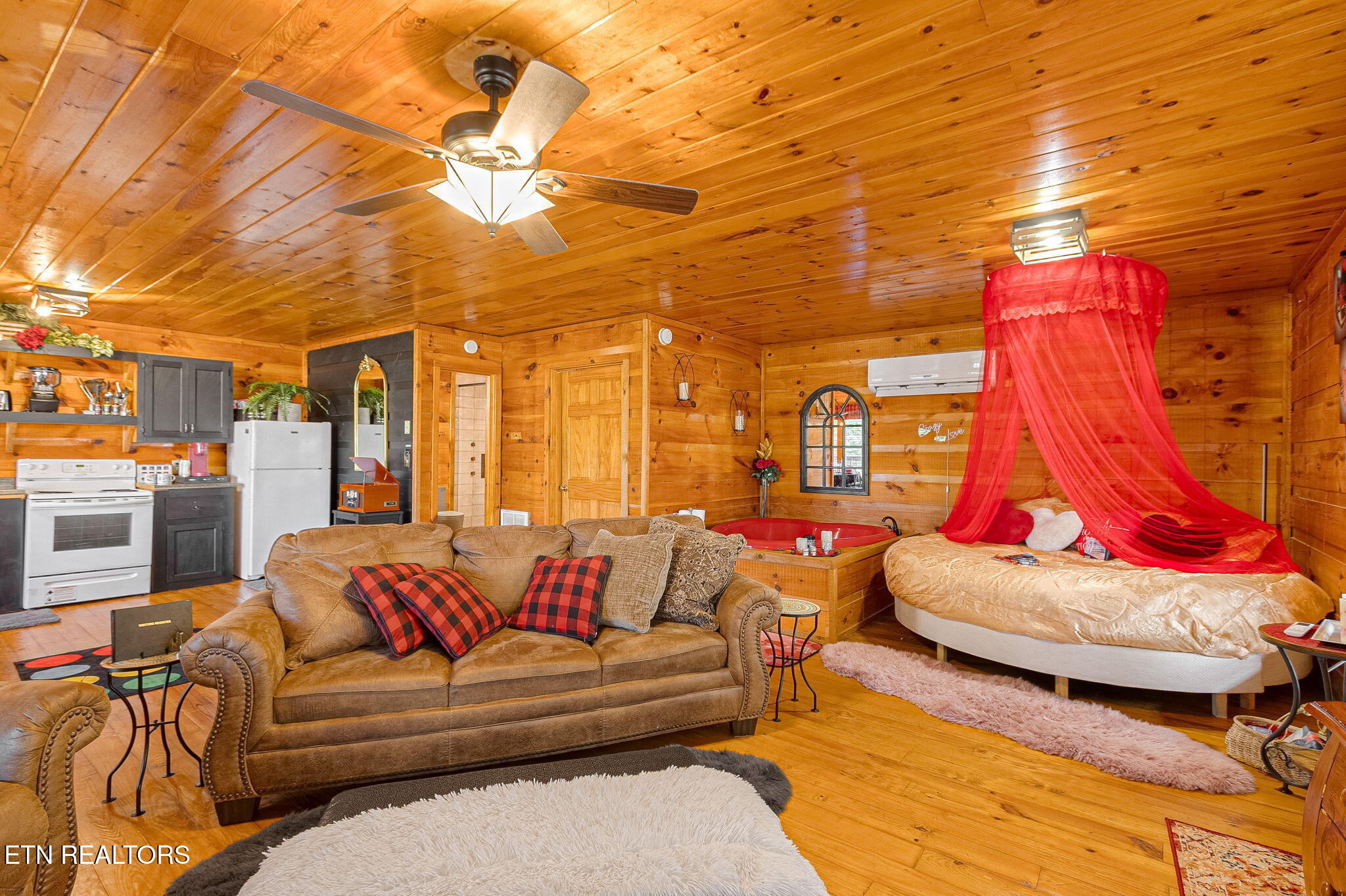 4424 & 4428 Grindstone Ridge Road Pigeon Forge TN 37863