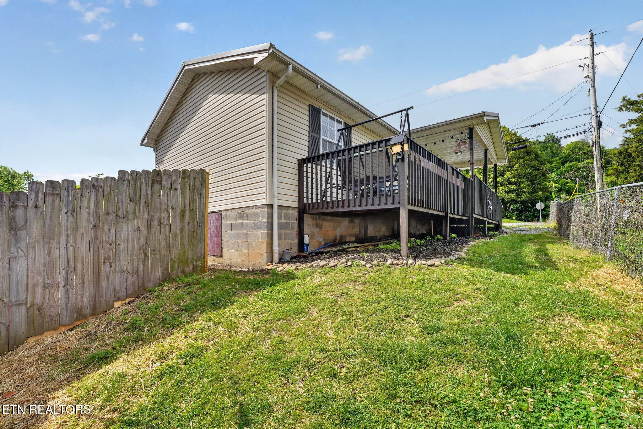 206 E Maple Street Caryville TN 37714