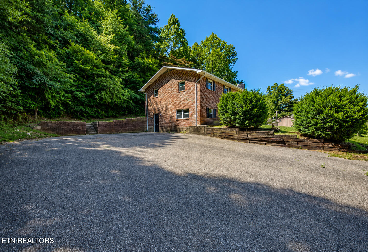 1306 Brushy Valley Road Heiskell TN 37754