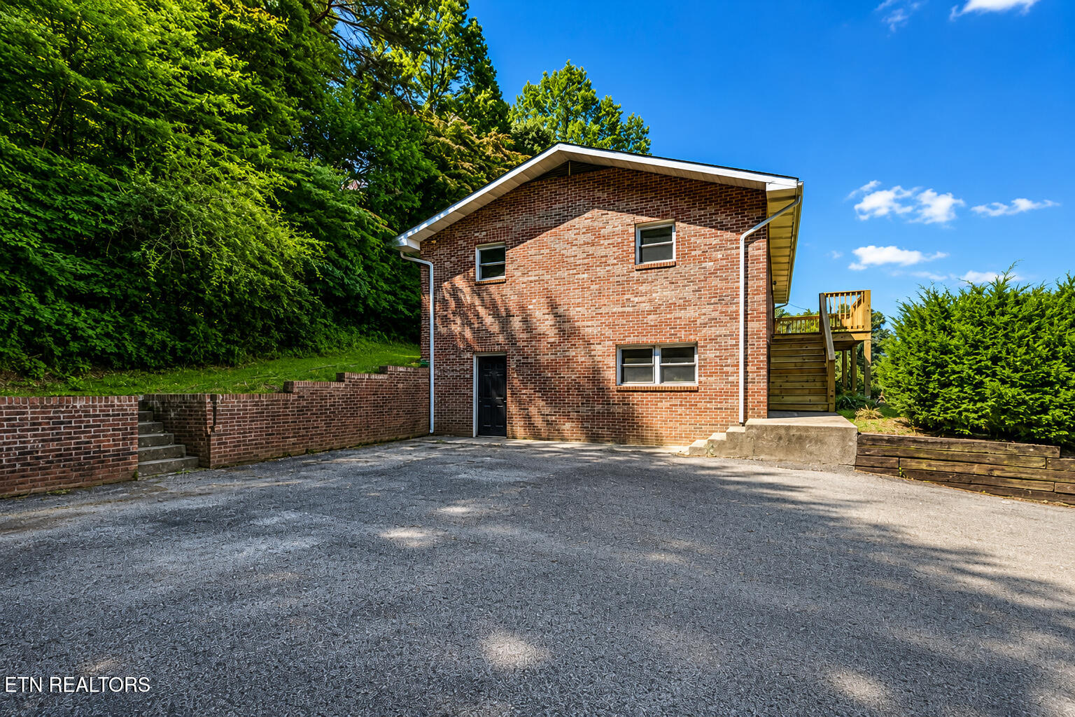 1306 Brushy Valley Road Heiskell TN 37754