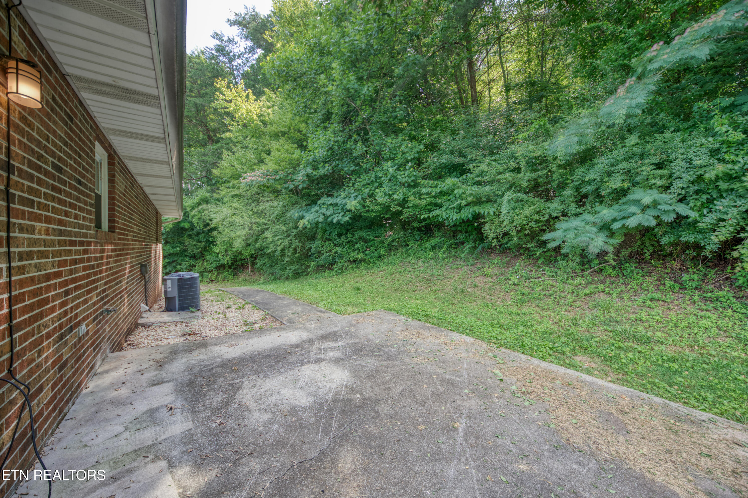 1306 Brushy Valley Road Heiskell TN 37754