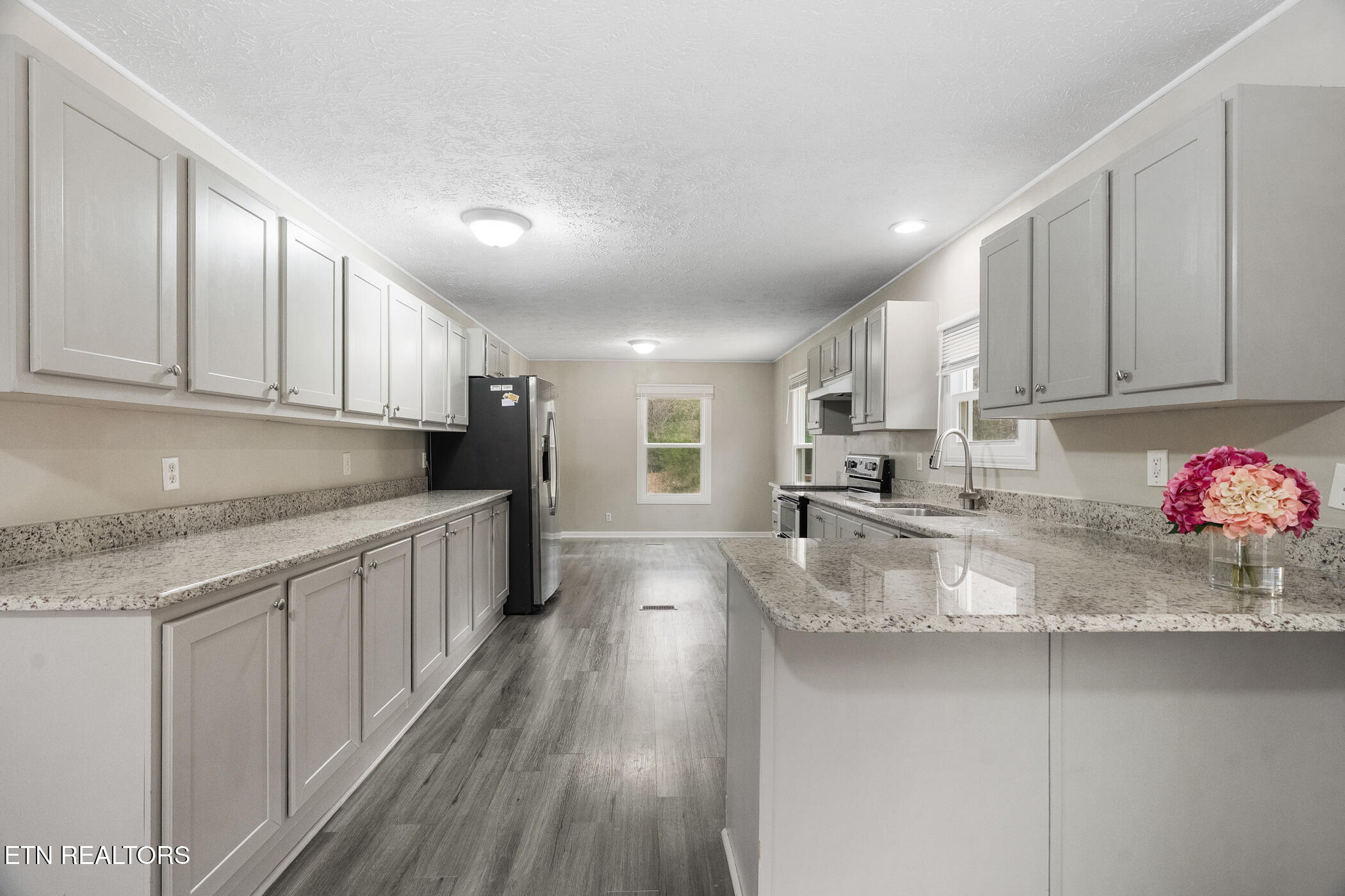 150 E Raccoon Valley Drive Heiskell TN 37754
