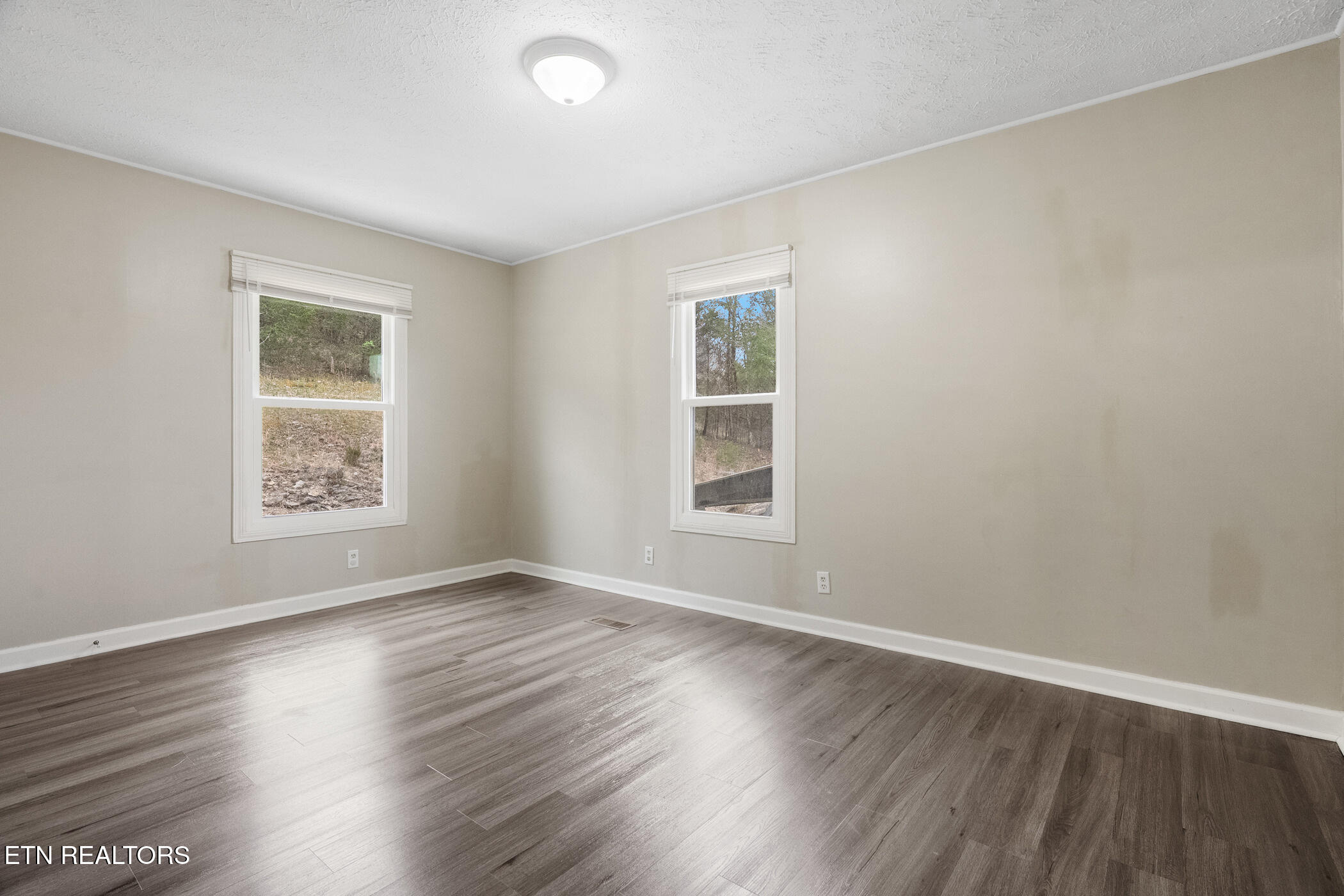 150 E Raccoon Valley Drive Heiskell TN 37754