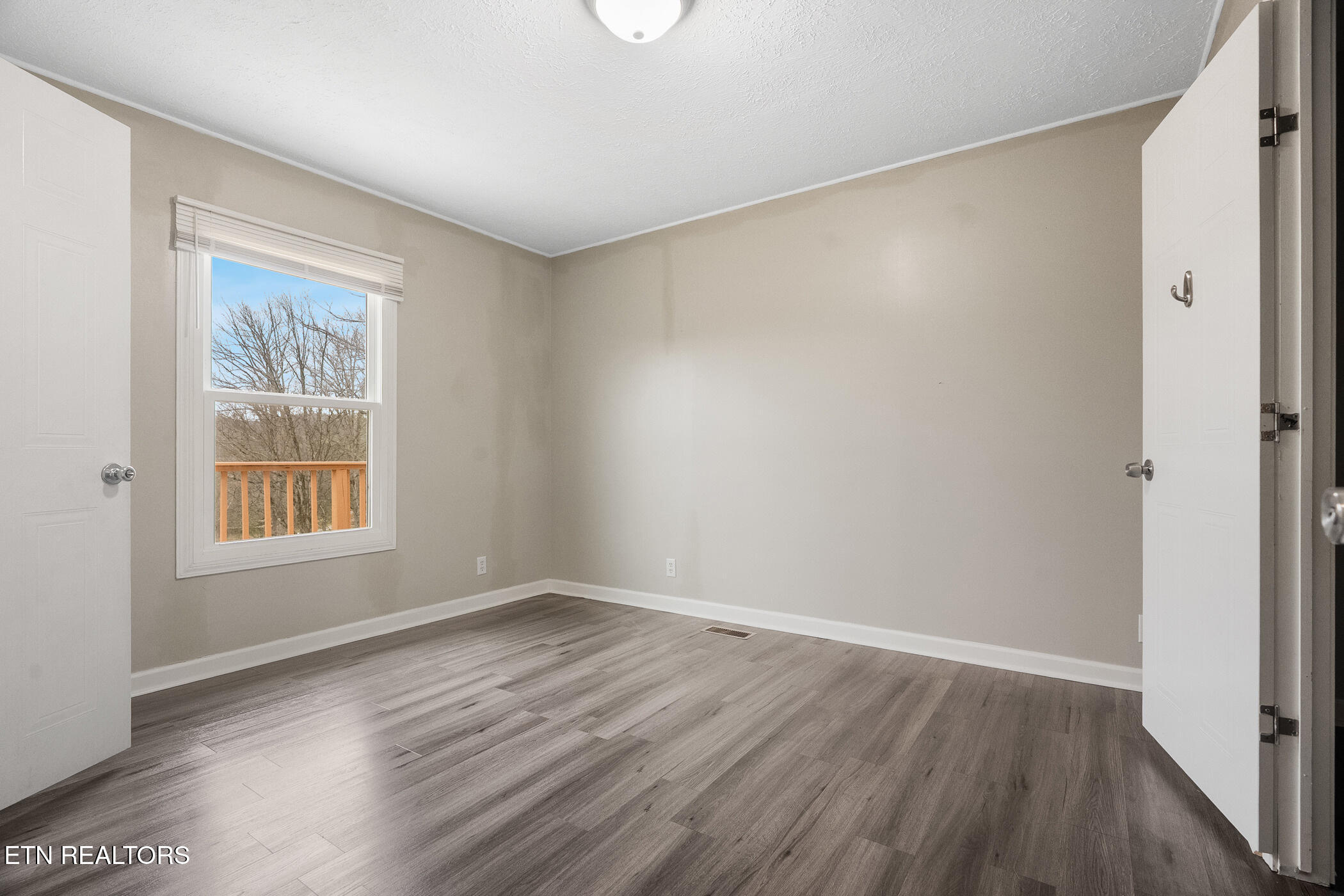 150 E Raccoon Valley Drive Heiskell TN 37754