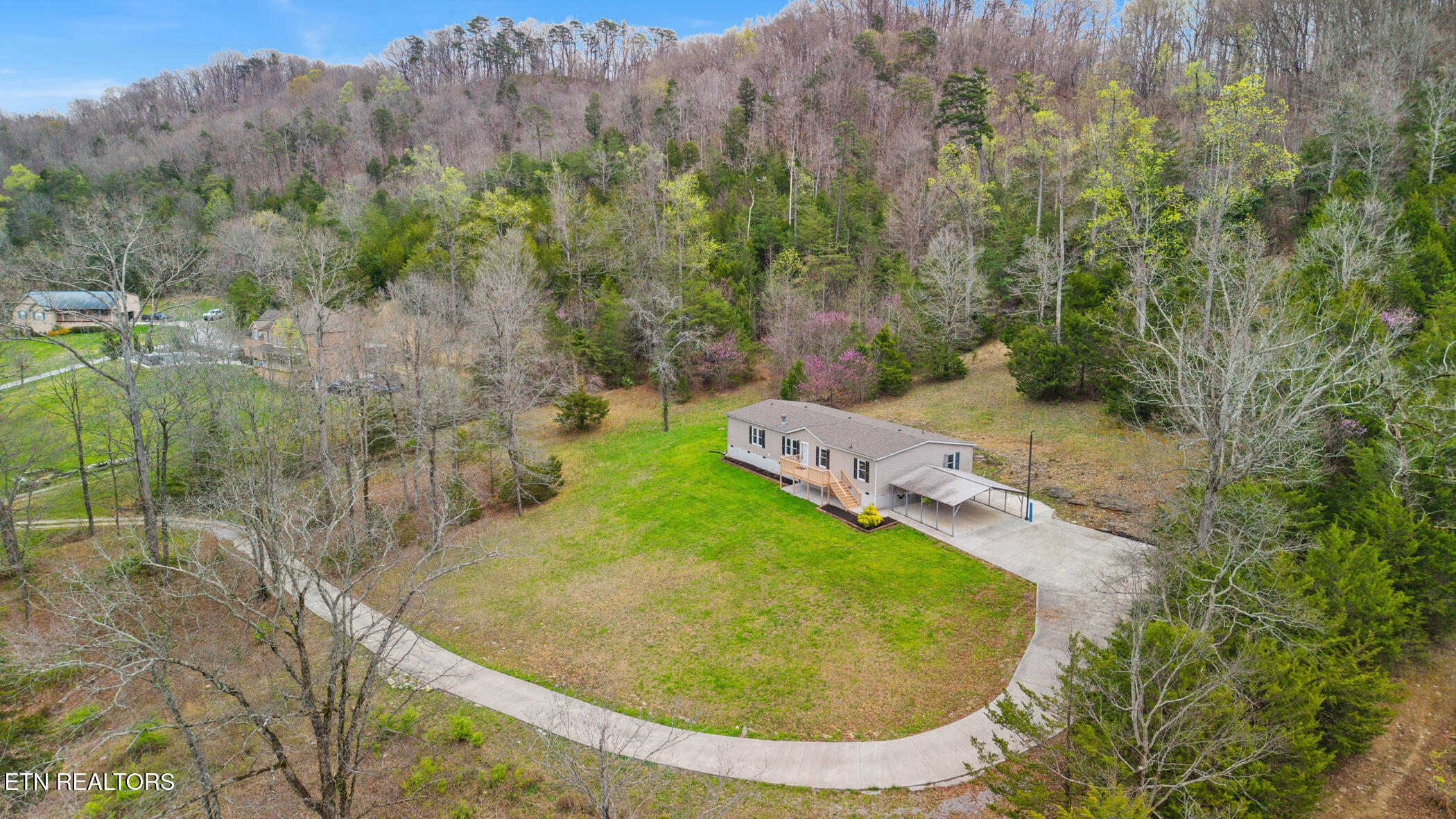 150 E Raccoon Valley Drive Heiskell TN 37754